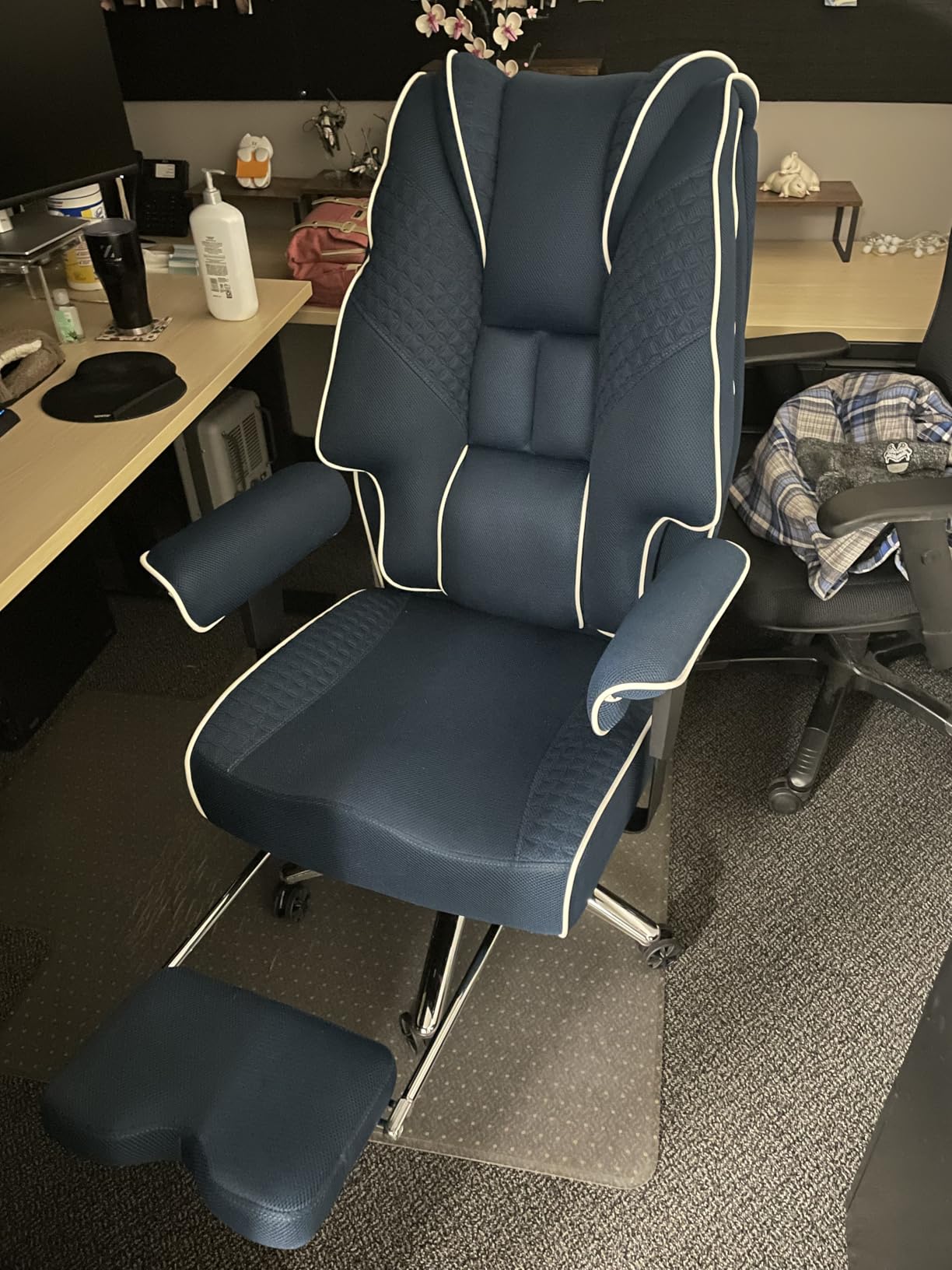 Big and Tall Office Chair 400lbs Wide Seat, Leather High Back Executive Office Chair with Foot Rest, Ergonomic Chairs Lumbar Support for Lower Back Pain Relief (Black) - Customer Photo 1