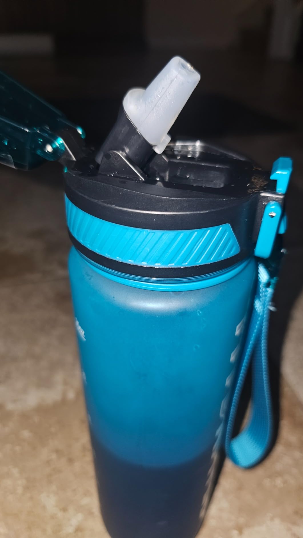 Water Bottle with Straw, 32oz Motivational Water Bottles with Time Marker to Drink, Tritan BPA Free, 1L Sports Water Bottle with Carry Strap LeakProof for Women Gym Fitness Outdoor (1 Pack) Customer Review Water Bottle with Straw, 32oz Motivational Water Bottles with Time Marker to Drink, Tritan BPA Free, 1L Sports Water Bottle with Carry Strap LeakProof for Women Gym Fitness Outdoor (1 Pack) - Customer Photo 4