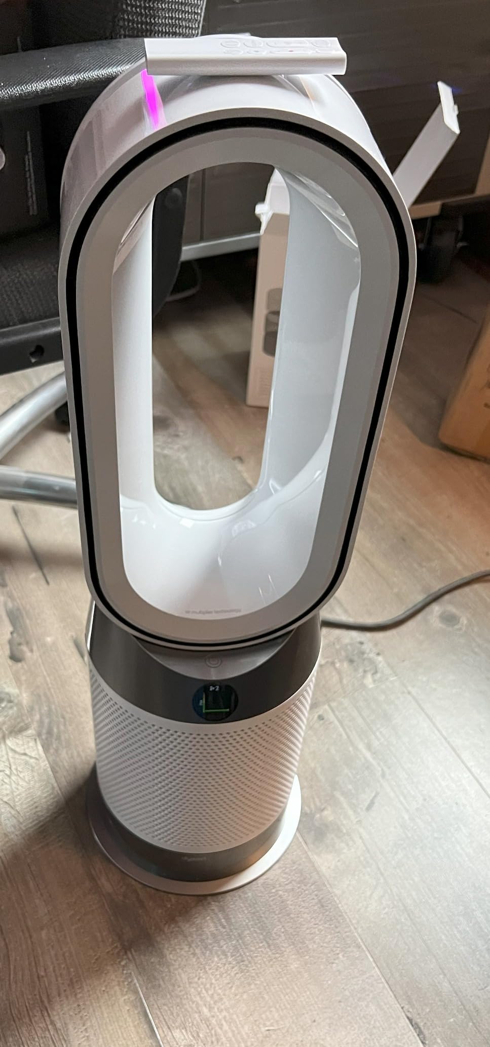 Dyson Purifier Hot+Cool™ Gen1 HP10 - Purifying Fan Heater (White) Customer Review Dyson Purifier Hot+Cool™ Gen1 HP10 - Purifying Fan Heater (White) - Customer Photo 3