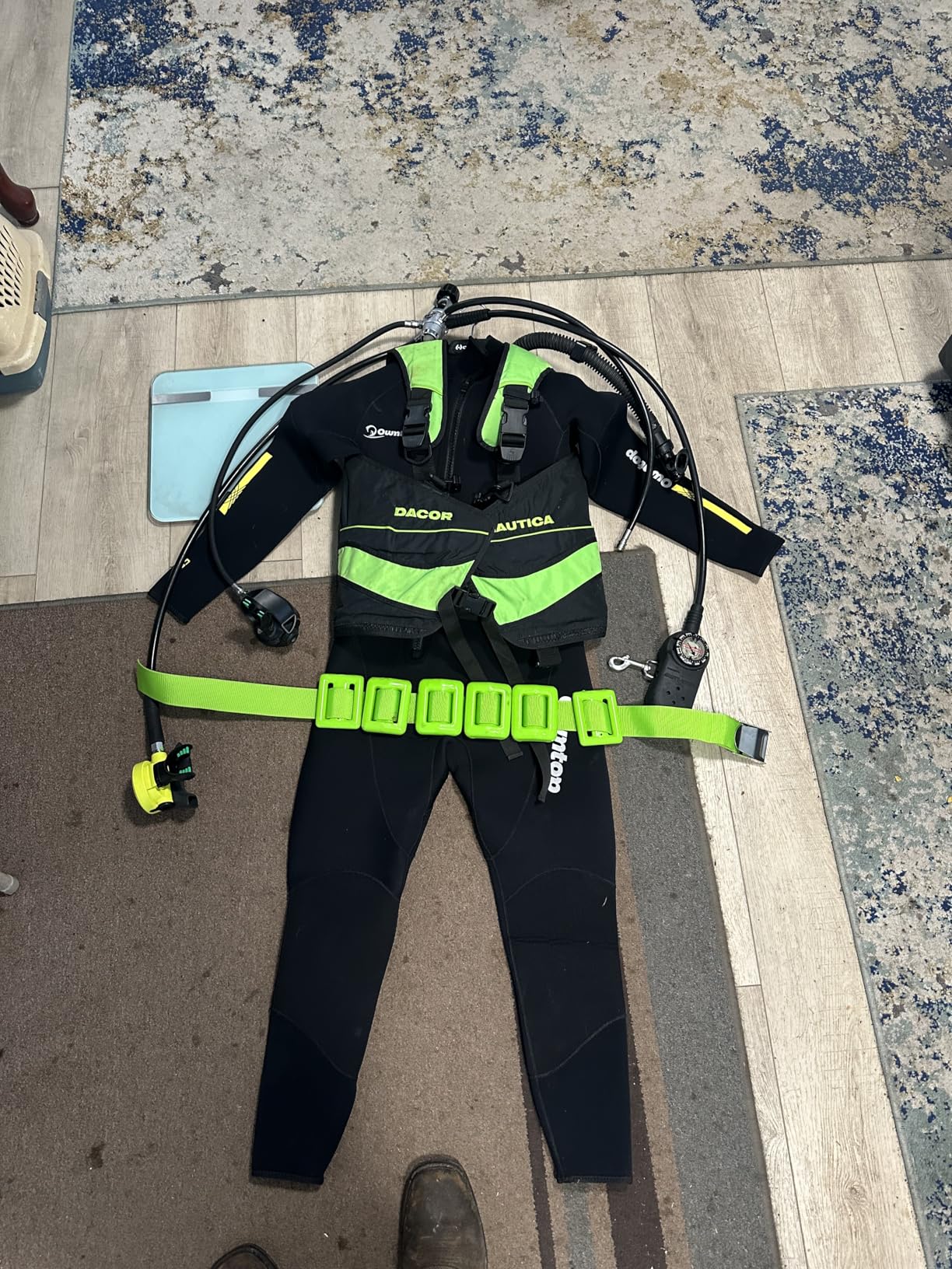 Owntop Wetsuit 5mm Neoprene Diving Suit - Mens Womens Thicken Full Wet Suit, Front Zip Long Sleeve UPF50+ Customer Review Owntop Wetsuit 5mm Neoprene Diving Suit - Mens Womens Thicken Full Wet Suit, Front Zip Long Sleeve UPF50+ - Customer Photo 1
