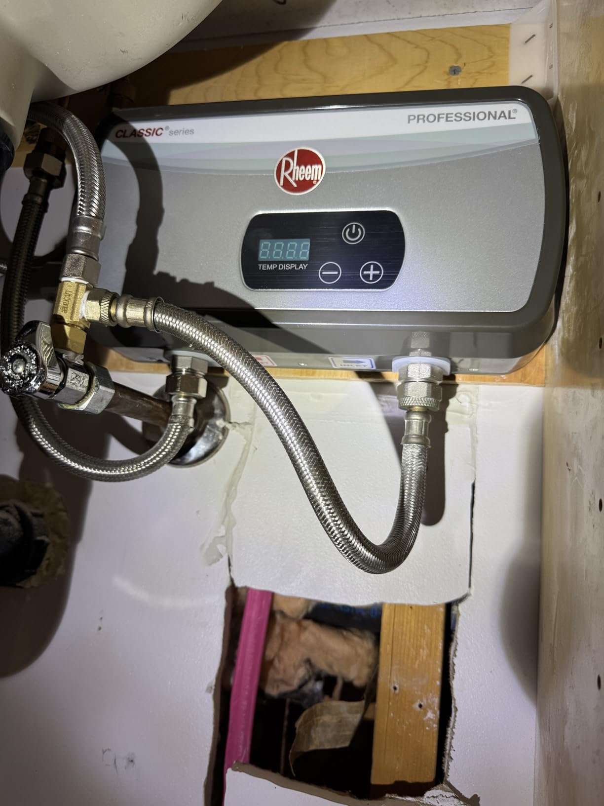 Rheem 6.5kW 240V Point of Use Thermostatic Tankless Electric Water Heater Customer Review Rheem 6.5kW 240V Point of Use Thermostatic Tankless Electric Water Heater - Customer Photo 2