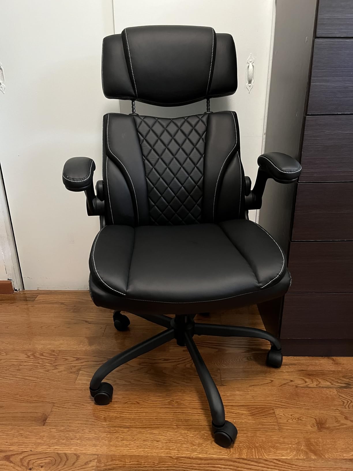 Executive Leather Office Chair, Big and Tall Office Chair with Footrest Home Office Desk Chairs, Ergonomic Computer Desk Chair with Lumbar Support, Reclining Office Chairs with Adjustable Angle Customer Review Executive Leather Office Chair, Big and Tall Office Chair with Footrest Home Office Desk Chairs, Ergonomic Computer Desk Chair with Lumbar Support, Reclining Office Chairs with Adjustable Angle - Customer Photo 2