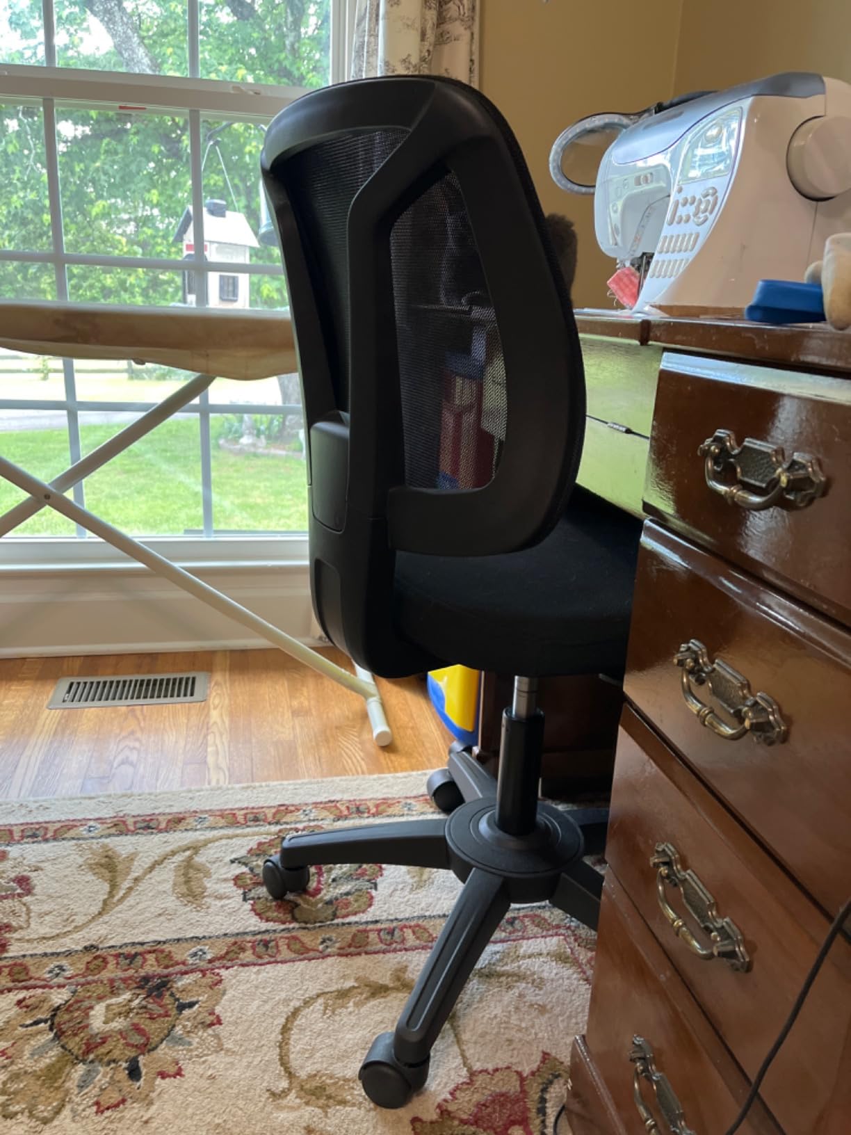 Armless Office Chair Ergonomic Swivel Small Computer Desk Chairs No Armrests with Wheels Adjustable Height Black Task Chairs Without Arms for Small Spaces Customer Review Armless Office Chair Ergonomic Swivel Small Computer Desk Chairs No Armrests with Wheels Adjustable Height Black Task Chairs Without Arms for Small Spaces - Customer Photo 1