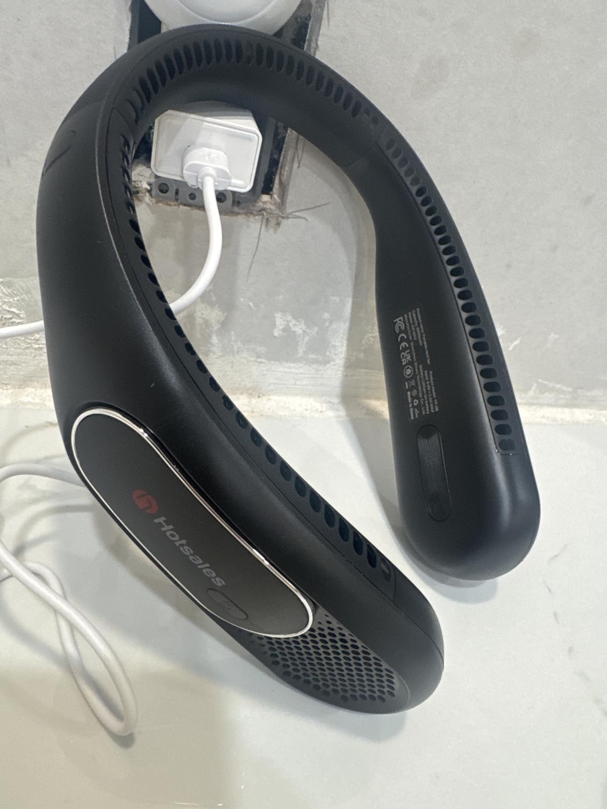 Neck Fan, Hands Free Bladeless Neck Fans Portable Rechargeable, 6000 mAh Battery Operated Wearable Personal Fan, Cooling Neck Fan, 3 Speeds, USB Fan Gifts for Men, Women, Travel, Outdoor Customer Review Neck Fan, Hands Free Bladeless Neck Fans Portable Rechargeable, 6000 mAh Battery Operated Wearable Personal Fan, Cooling Neck Fan, 3 Speeds, USB Fan Gifts for Men, Women, Travel, Outdoor - Customer Photo 1