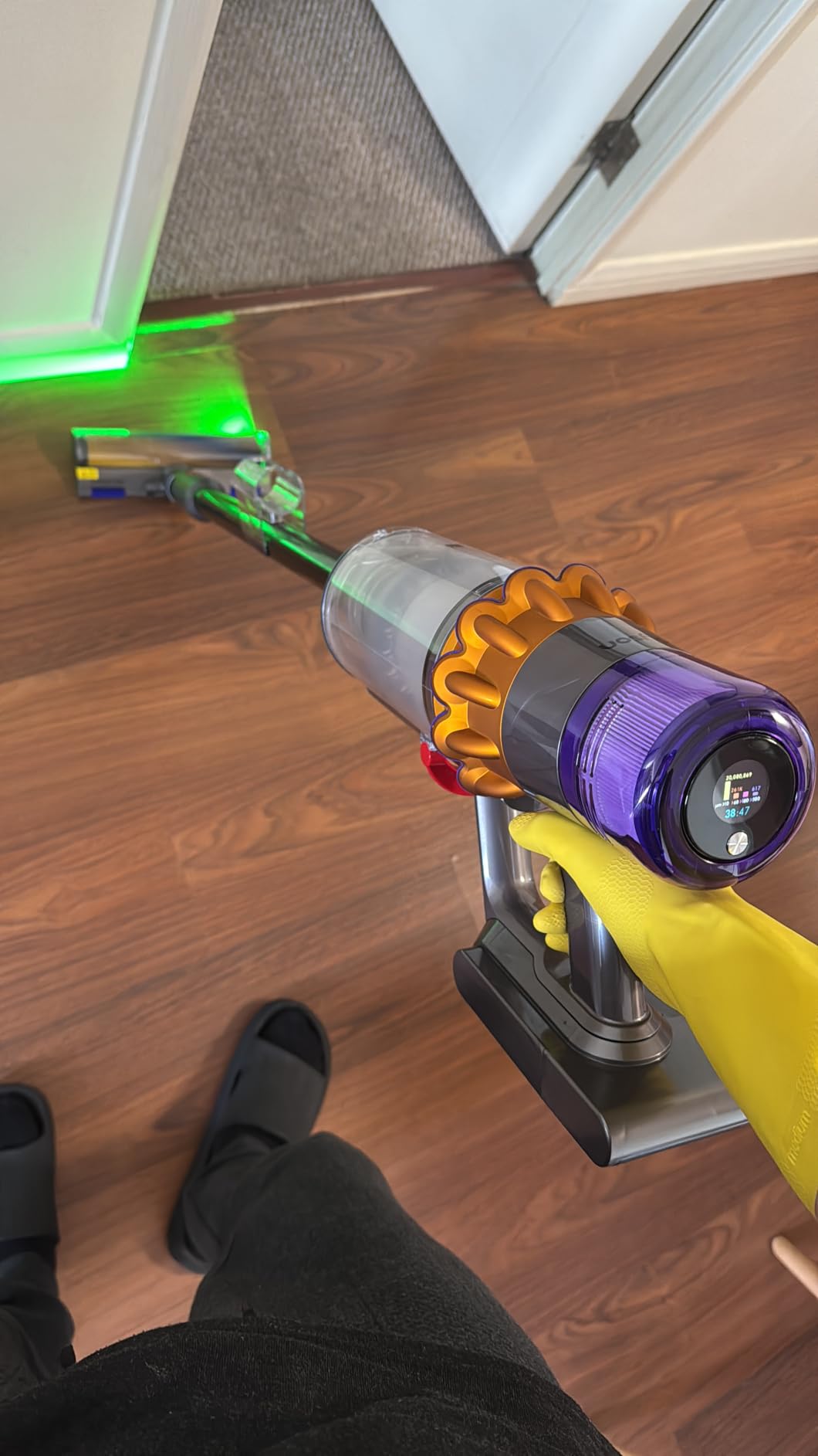 Dyson V15 Detect Plus Cordless Vacuum, Illumination Reveals dust, 240AW, 3 Power Modes, Up to 60 Minutes,² Deep Cleans Hard Floors and Carpets, Detangles pet Hair, Converts to Handheld Customer Review Dyson V15 Detect Plus Cordless Vacuum, Illumination Reveals dust, 240AW, 3 Power Modes, Up to 60 Minutes,² Deep Cleans Hard Floors and Carpets, Detangles pet Hair, Converts to Handheld - Customer Photo 2
