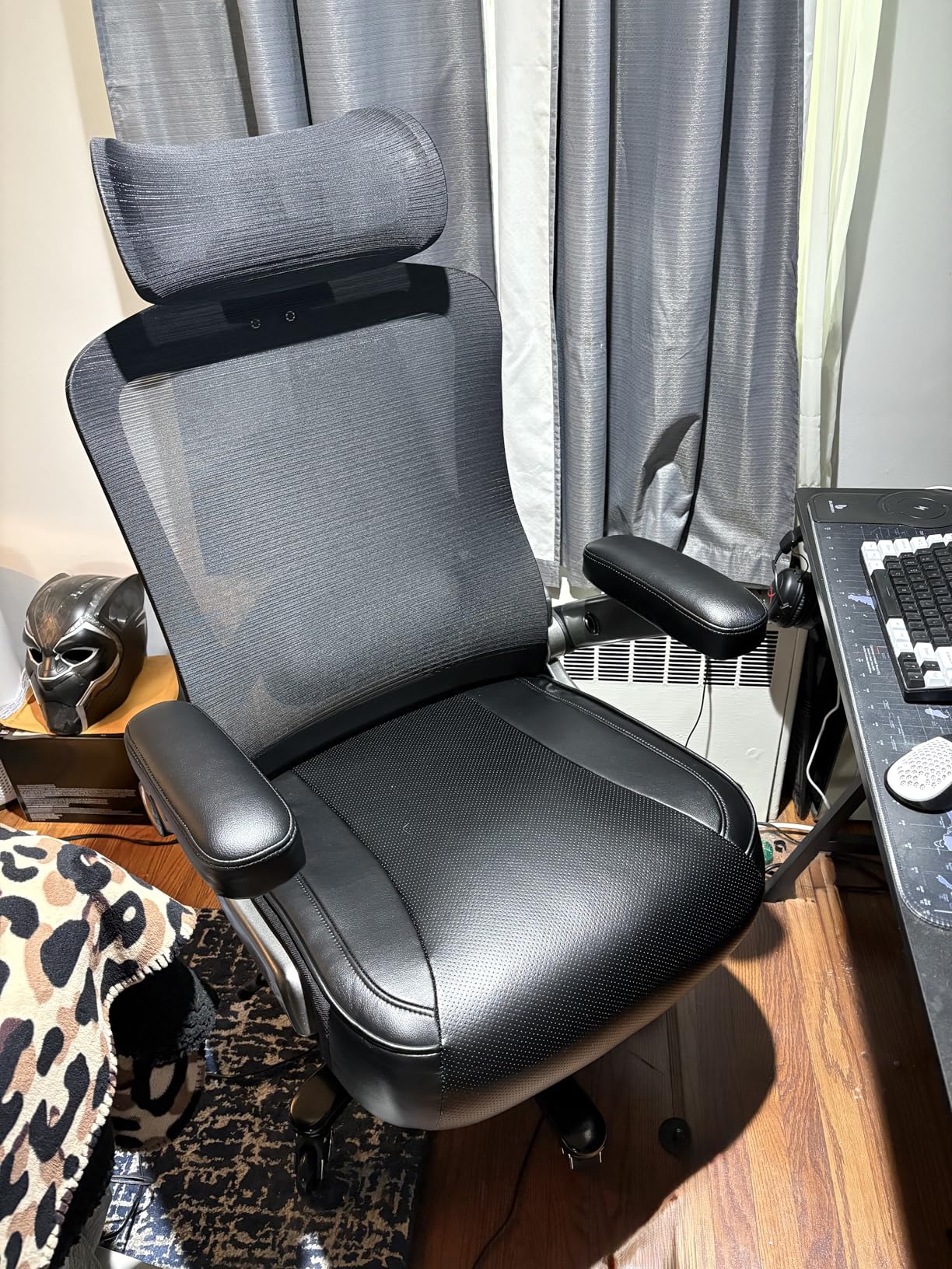 600lbs Big and Tall Office Chair- Heavy Duty Executive Computer Chair with 3D Flip Arms Large Wheels, Ergonomic Mesh High Back Desk Chair, Extra Wide Seat Adjustable Lumbar Support&Headrest Customer Review 600lbs Big and Tall Office Chair- Heavy Duty Executive Computer Chair with 3D Flip Arms Large Wheels, Ergonomic Mesh High Back Desk Chair, Extra Wide Seat Adjustable Lumbar Support&Headrest - Customer Photo 1