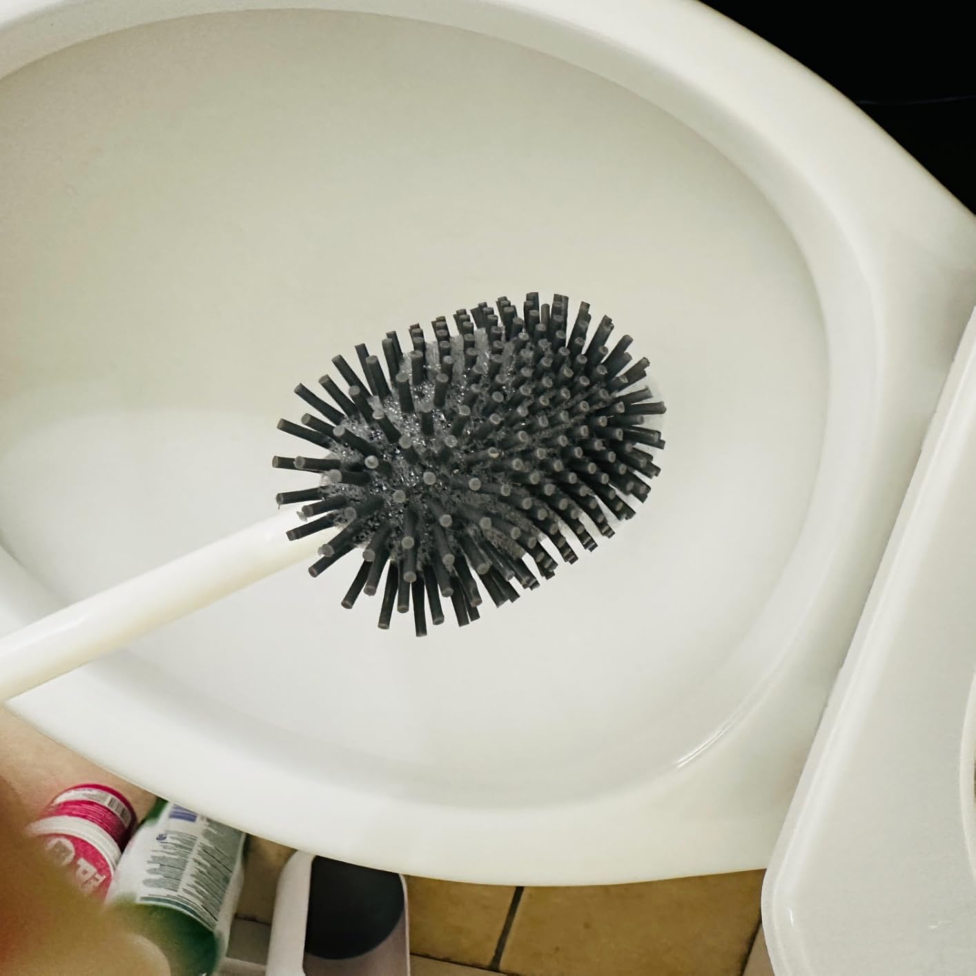 HAMITOR Toilet Bowl Brush Holder Set: Deep Cleaning Silicone Toilet Cleaner Scrubber Under Rim with Curved Bristle for Bathroom Dead Corner Clean - Modern Rv Toilet Decorative Accessories - White Customer Review HAMITOR Toilet Bowl Brush Holder Set: Deep Cleaning Silicone Toilet Cleaner Scrubber Under Rim with Curved Bristle for Bathroom Dead Corner Clean - Modern Rv Toilet Decorative Accessories - White - Customer Photo 2