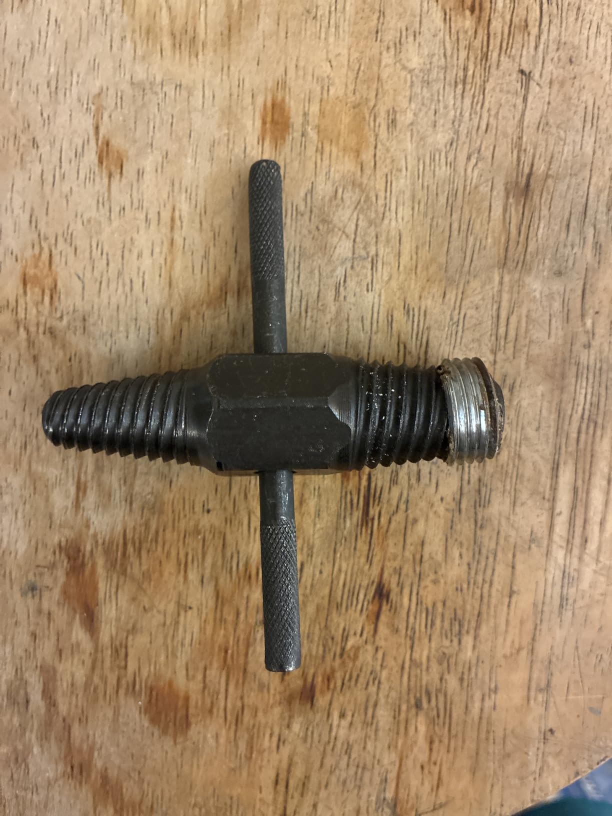 Screw Extractor, Dual Use Water Pipe Screw Removal Tool, 1/2, 3/4 Inch Valve Faucet Damaged Water Pipe Removal Tool Customer Review Screw Extractor, Dual Use Water Pipe Screw Removal Tool, 1/2, 3/4 Inch Valve Faucet Damaged Water Pipe Removal Tool - Customer Photo 2