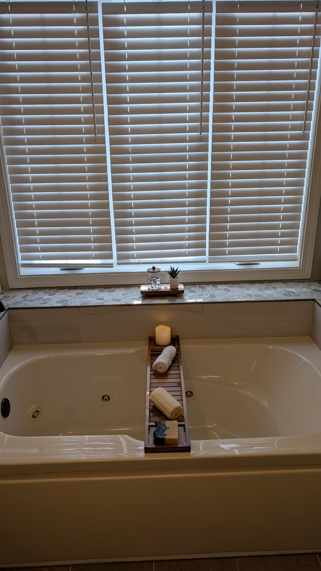 VaeFae Teak Bathtub Tray, Wooden Bath Caddy for Bathtub, Bath Tub Wood Table for Tub Customer Review VaeFae Teak Bathtub Tray, Wooden Bath Caddy for Bathtub, Bath Tub Wood Table for Tub - Customer Photo 1