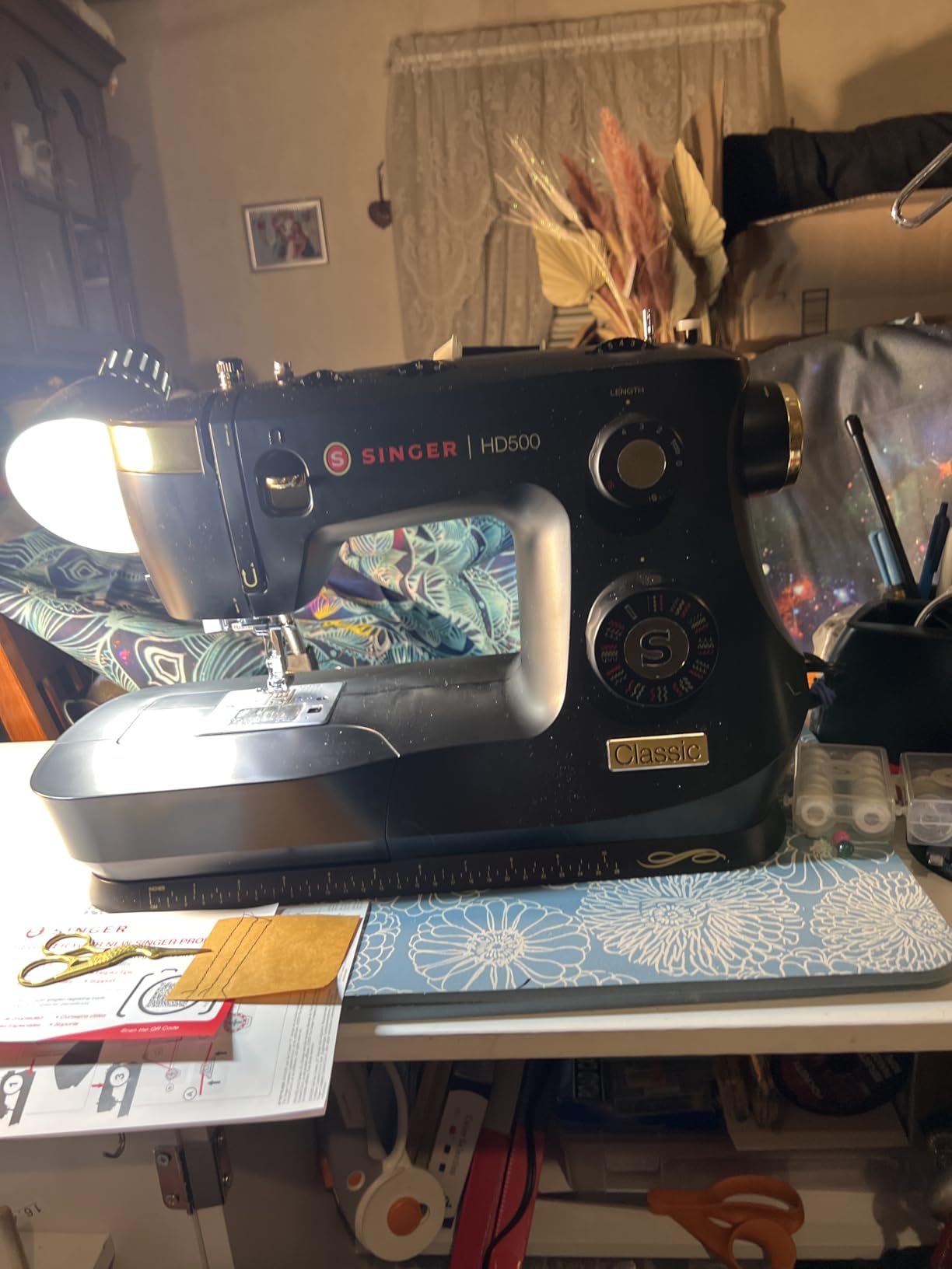 SINGER Heavy Duty 500 Classic Sewing Machine with Accessory Kit | Strong Motor with Enhanced Piercing Power, 23 Built-In Stitches, Full Metal frame, 1-step Buttonhole & LED Light Customer Review SINGER Heavy Duty 500 Classic Sewing Machine with Accessory Kit | Strong Motor with Enhanced Piercing Power, 23 Built-In Stitches, Full Metal frame, 1-step Buttonhole & LED Light - Customer Photo 2