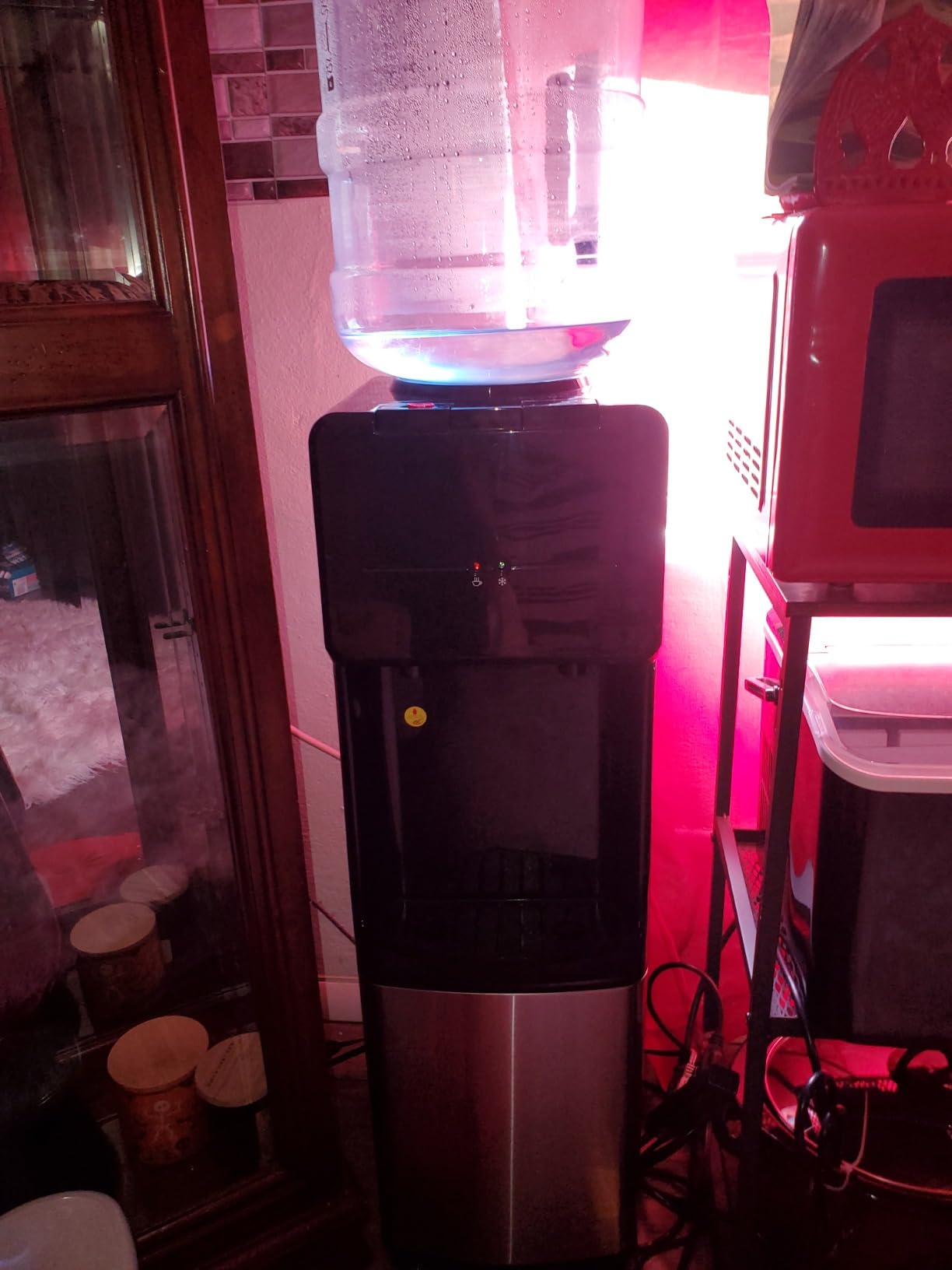 Euhomy Hot & Cold Water Dispenser, Top Loading Water Dispenser for 3 or 5 Gallon Bottles, Top Loading Hot & Cold Water Dispensor with Child Safety Lock, for Office, Home Customer Review Euhomy Hot & Cold Water Dispenser, Top Loading Water Dispenser for 3 or 5 Gallon Bottles, Top Loading Hot & Cold Water Dispensor with Child Safety Lock, for Office, Home - Customer Photo 1