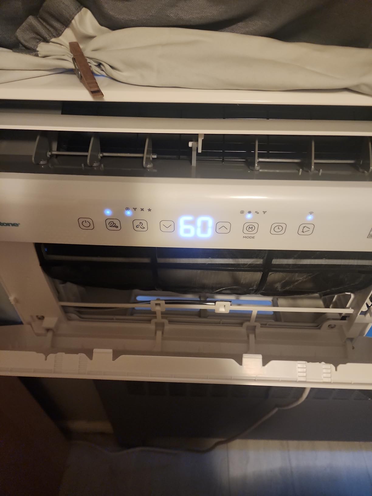 Keystone 18,000 BTU 230V Window Mounted Inverter Air Conditioner with Quiet, High Efficiency Operation and Remote, Window AC Unit for Apartment, Living Room, Bedroom, Large Rooms up to 1000-Sq. Ft. - Customer Photo 5