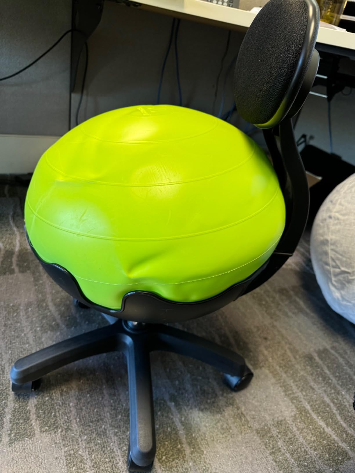 Aeromat Elite Yoga Ball Chair for Office & Home 250lbs Cap – Ergonomic Balance Ball Desk Chair w/Lockable Wheels,Adjustable Height, Anti-Burst Removable Ball, Back Support for Posture & Core Relief Customer Review Aeromat Elite Yoga Ball Chair for Office & Home 250lbs Cap – Ergonomic Balance Ball Desk Chair w/Lockable Wheels,Adjustable Height, Anti-Burst Removable Ball, Back Support for Posture & Core Relief - Customer Photo 2