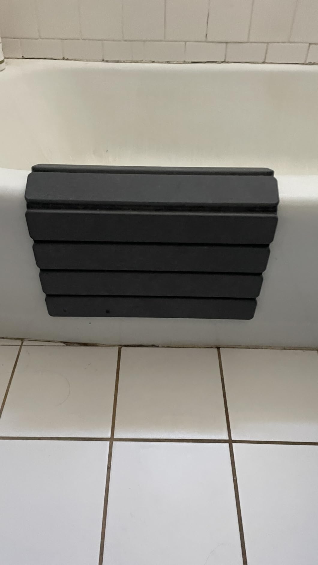AWW Foldable Stone Bath Mat, Super Absorbent Diatomaceous Earth Mats, Non-Slip 23.6 x 15.5 Inch Quick Drying Mat, Compact and Easy to Store Bath Mats for Bathroom, Easy to Clean, Grey Customer Review AWW Foldable Stone Bath Mat, Super Absorbent Diatomaceous Earth Mats, Non-Slip 23.6 x 15.5 Inch Quick Drying Mat, Compact and Easy to Store Bath Mats for Bathroom, Easy to Clean, Grey - Customer Photo 2