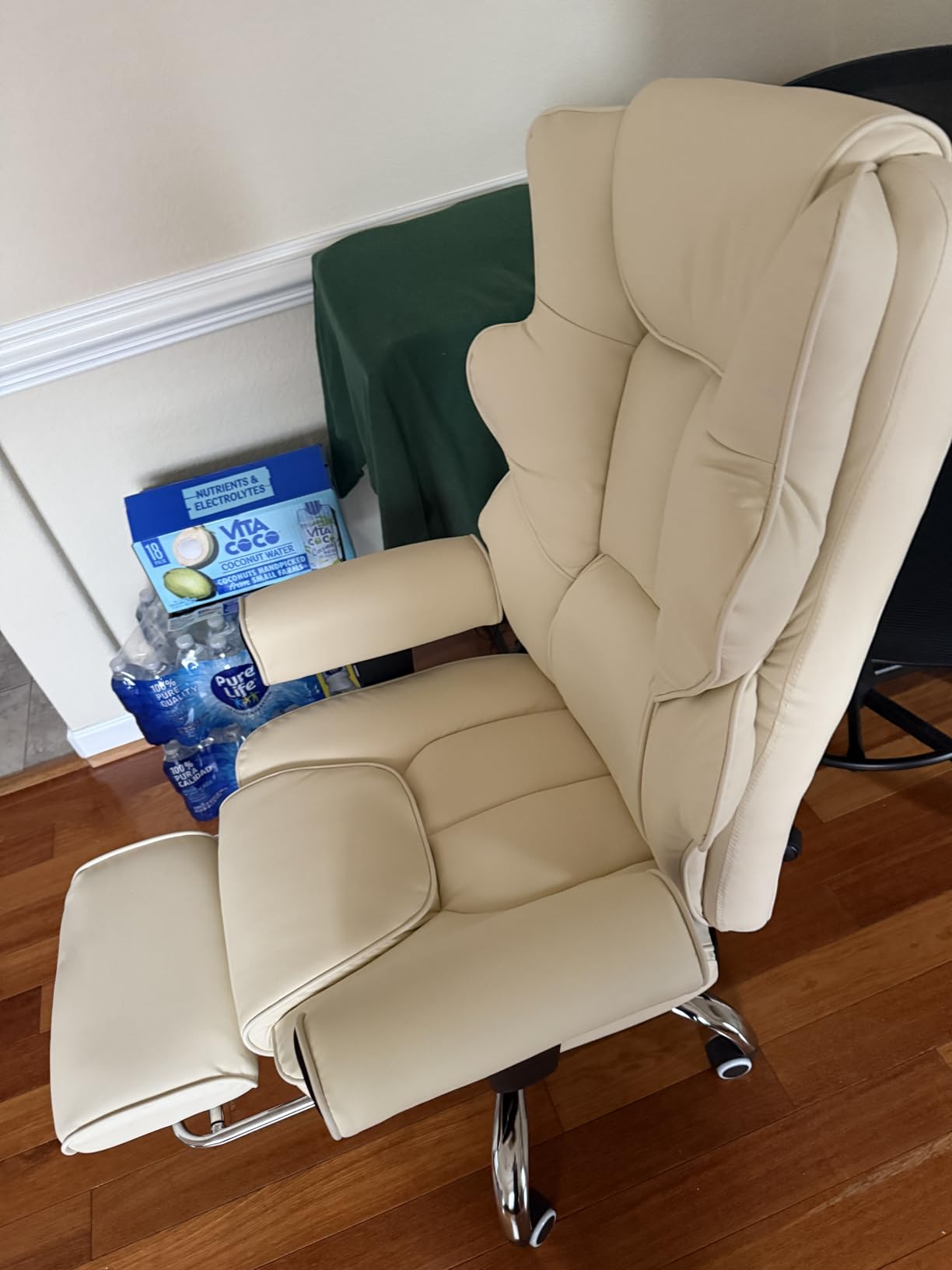 HOMREST 6-Point Massage Executive Chair,Heat Office Chair,Ergonomic Home Office Desk Chairs with Retractable Footrest and Reclining Function,Leather Computer Chair with Adjustable Armrest(Off White) Customer Review HOMREST 6-Point Massage Executive Chair,Heat Office Chair,Ergonomic Home Office Desk Chairs with Retractable Footrest and Reclining Function,Leather Computer Chair with Adjustable Armrest(Off White) - Customer Photo 1