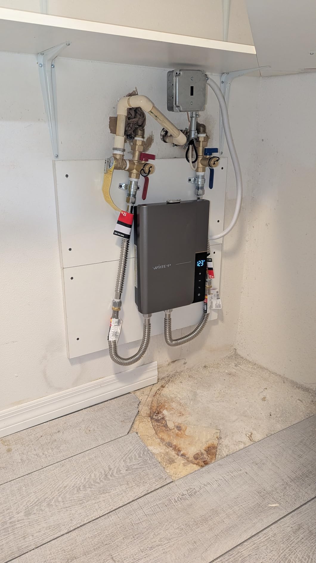36kW Tankless Electric Water Heater 240V, Instant On-Demand Endless Hot Water, Up to 8.7 GPM, LED Temperature Display, Whole House Supply, WiFi Control, ETL Certified Customer Review 36kW Tankless Electric Water Heater 240V, Instant On-Demand Endless Hot Water, Up to 8.7 GPM, LED Temperature Display, Whole House Supply, WiFi Control, ETL Certified - Customer Photo 1