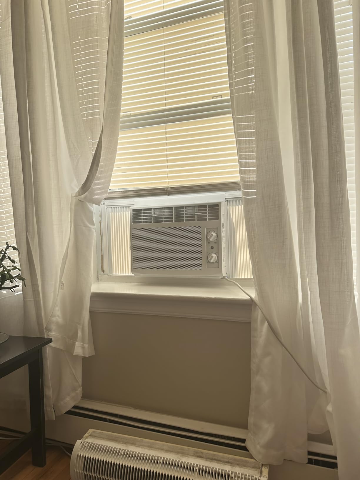 GE Window Air Conditioner Unit, 5,000 BTU for Small Rooms up to 150 sq ft. with Manual Adjustable Fan and Cooling Settings, Perfect for Small Bedroom or Living Room, Easy Install Kit Included, White Customer Review GE Window Air Conditioner Unit, 5,000 BTU for Small Rooms up to 150 sq ft. with Manual Adjustable Fan and Cooling Settings, Perfect for Small Bedroom or Living Room, Easy Install Kit Included, White - Customer Photo 2