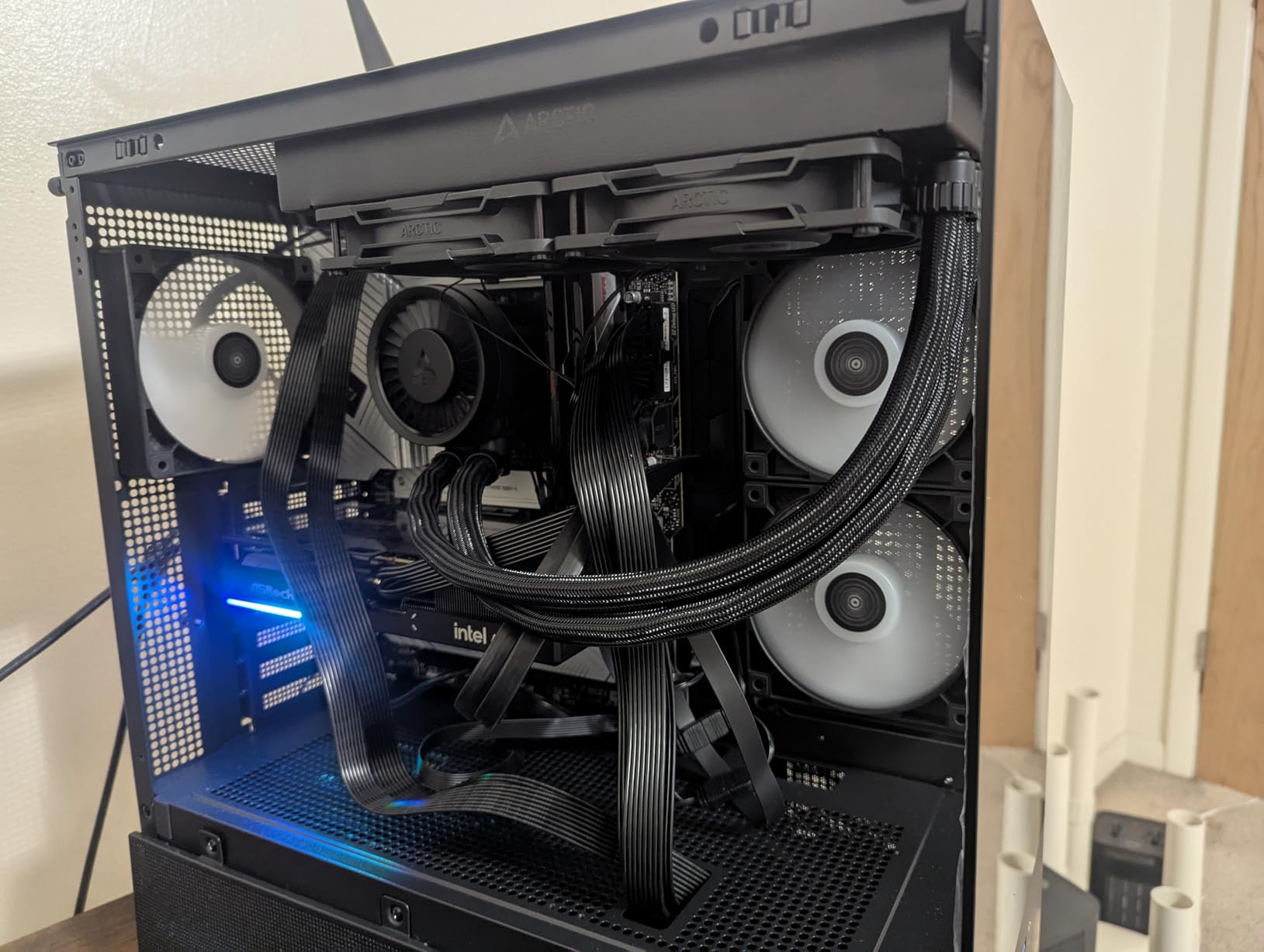ARCTIC Liquid Freezer III Pro 240-240 mm AIO CPU Cooler, Water Cooling, 38 mm Radiator, PWM Pump, VRM Fan, AMD AM5/AM4, Intel LGA1851/1700 Contact Frame - Black Customer Review ARCTIC Liquid Freezer III Pro 240-240 mm AIO CPU Cooler, Water Cooling, 38 mm Radiator, PWM Pump, VRM Fan, AMD AM5/AM4, Intel LGA1851/1700 Contact Frame - Black - Customer Photo 2