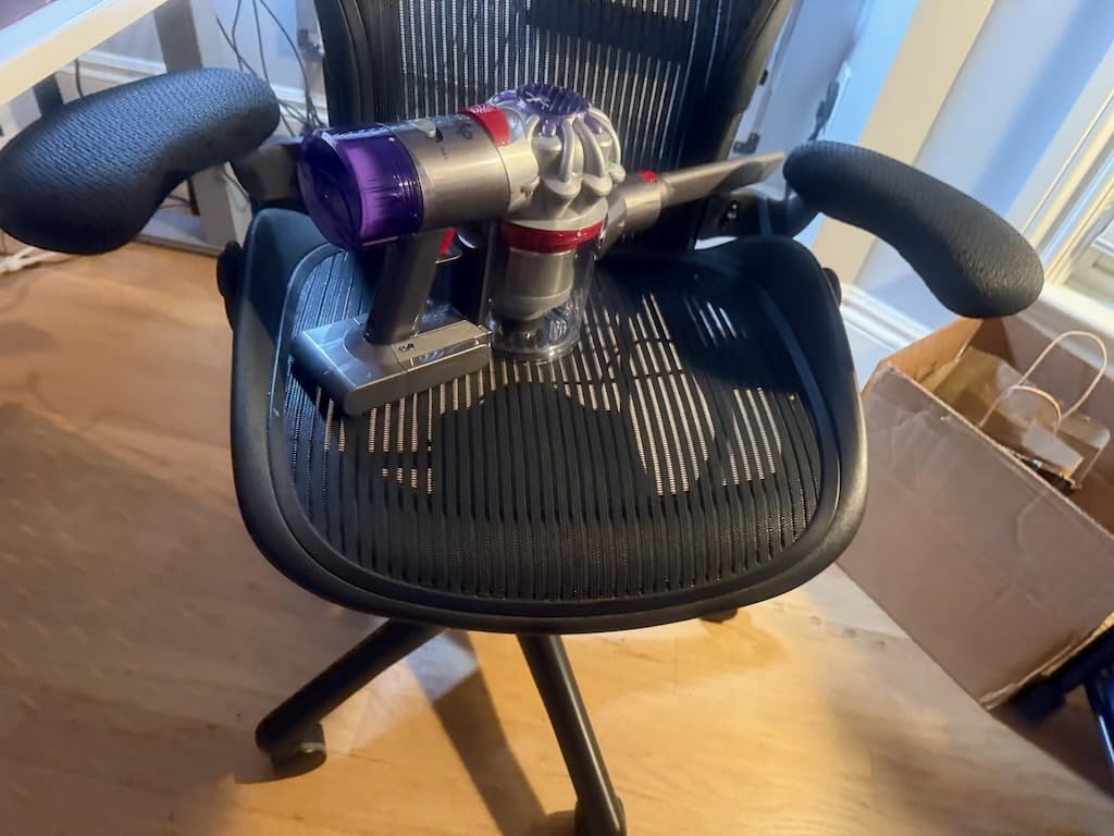 Dyson Car+Boat Handheld Vacuum, Cordless and Lightweight, Cleans Hard Surfaces and Upholstery, 115AW, 2 Power Modes, Up to 50 Minutes² Customer Review Dyson Car+Boat Handheld Vacuum, Cordless and Lightweight, Cleans Hard Surfaces and Upholstery, 115AW, 2 Power Modes, Up to 50 Minutes² - Customer Photo 1