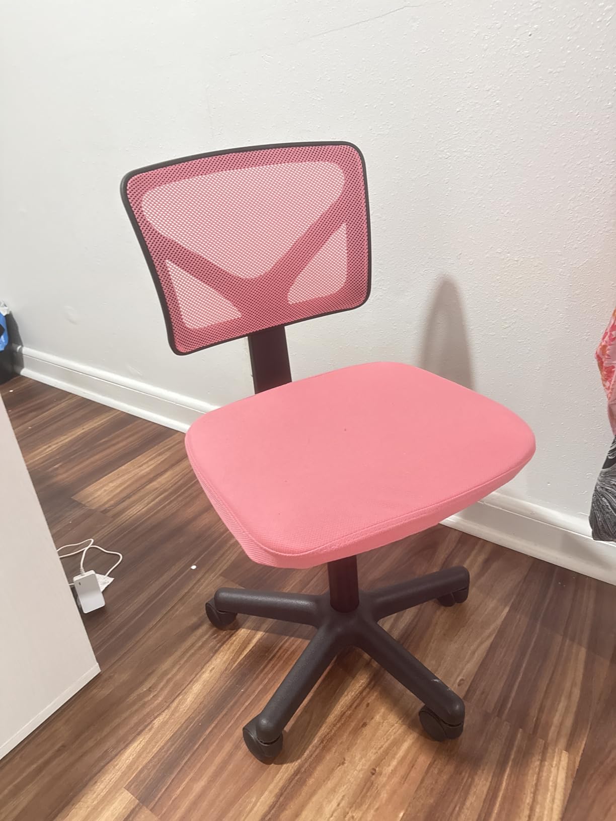 DUMOS Armless Desk Chairs with Wheels, Ergonomic Adjustable Home Office Swivel Rolling Task Chair No Arms, Comfy Mesh Mid Back Computer Work Vanity Desk Seat for Small Spaces, Light Grey Customer Review DUMOS Armless Desk Chairs with Wheels, Ergonomic Adjustable Home Office Swivel Rolling Task Chair No Arms, Comfy Mesh Mid Back Computer Work Vanity Desk Seat for Small Spaces, Light Grey - Customer Photo 1