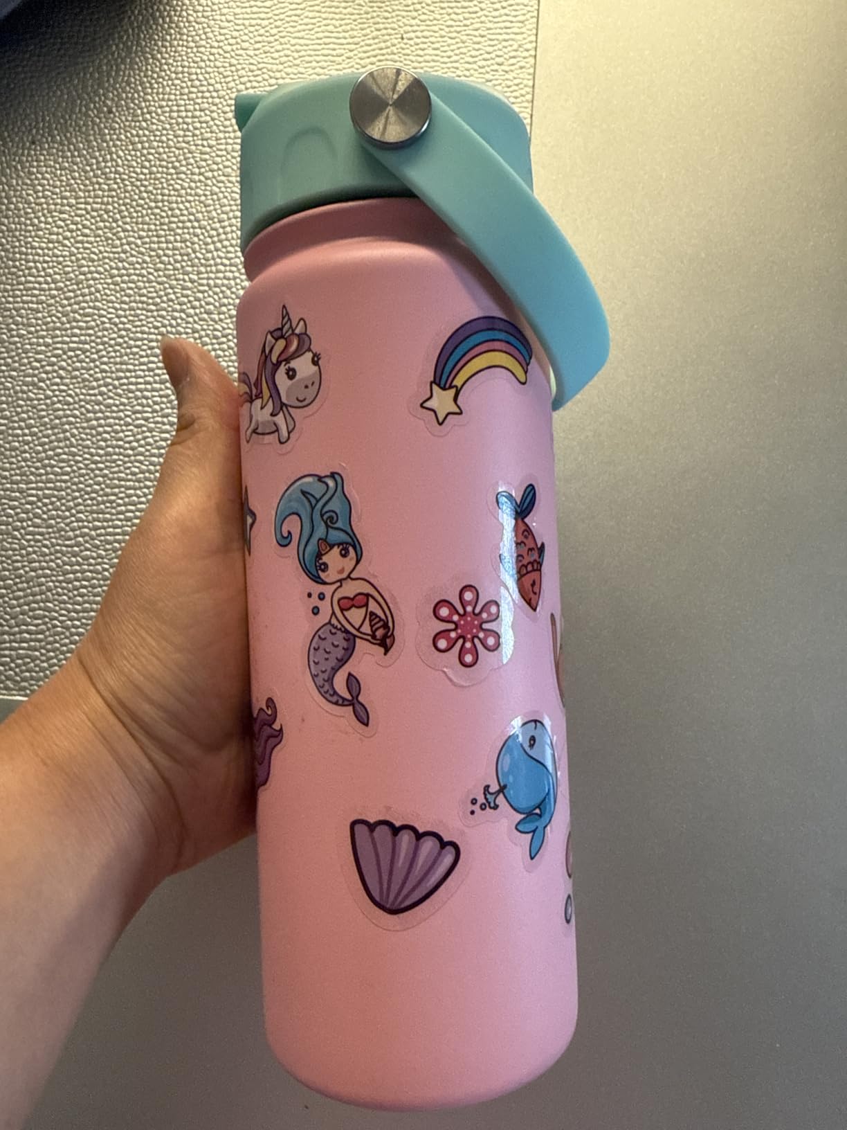 GoKEDA 18oz Kids Water Bottle, 2 Pack Insulated Bottles with Stickers, 18/8 Stainless Steel Vacuum Leak Proof Straw Cup for School, Gifts for Boys(Light Blue, Dark Blue) Customer Review GoKEDA 18oz Kids Water Bottle, 2 Pack Insulated Bottles with Stickers, 18/8 Stainless Steel Vacuum Leak Proof Straw Cup for School, Gifts for Boys(Light Blue, Dark Blue) - Customer Photo 2