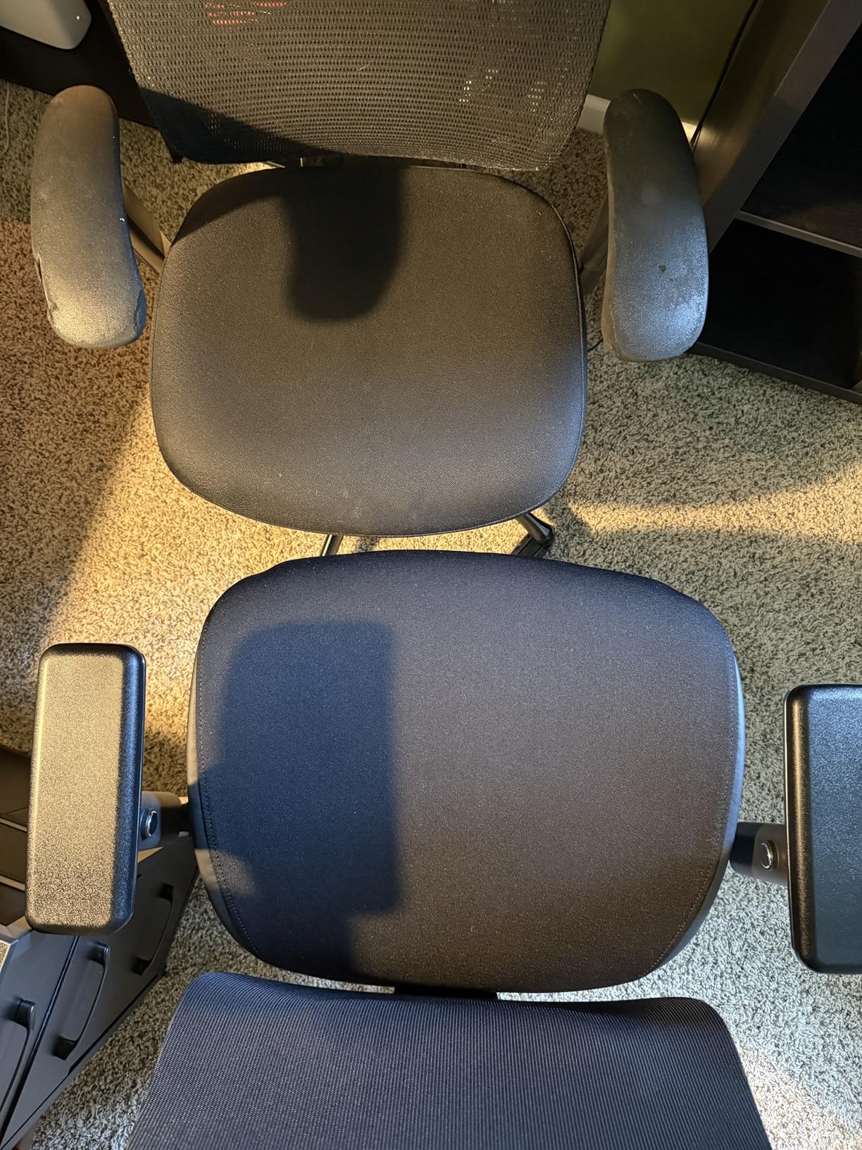 700lbs Big and Tall Office Chair with Wide Thick Seat Cushion for Sitting All Day,Ergonomic Mesh Desk Chair with Adjustable Lumbar Support for Heavy People,4D Armrests Customer Review 700lbs Big and Tall Office Chair with Wide Thick Seat Cushion for Sitting All Day,Ergonomic Mesh Desk Chair with Adjustable Lumbar Support for Heavy People,4D Armrests - Customer Photo 2