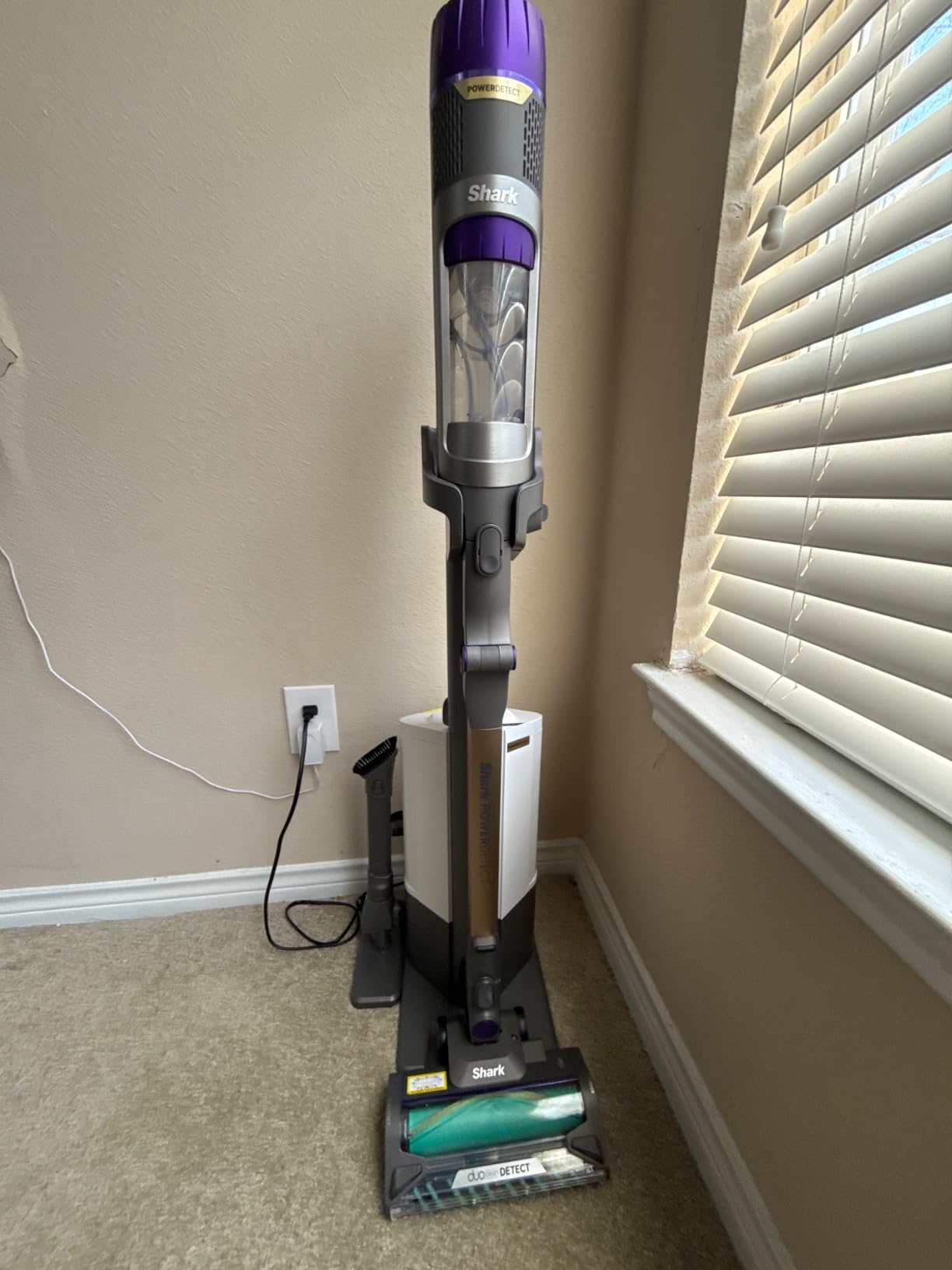 Shark PowerDetect Pet Plus Clean & Empty Cordless Stick Vacuum & Auto-Empty System, Powerful Suction, HEPA Filtration, Carpet & Hard Floor, Portable, Stick Vacuum for Pet Hair, Dark Gray, IP3253 Customer Review Shark PowerDetect Pet Plus Clean & Empty Cordless Stick Vacuum & Auto-Empty System, Powerful Suction, HEPA Filtration, Carpet & Hard Floor, Portable, Stick Vacuum for Pet Hair, Dark Gray, IP3253 - Customer Photo 1