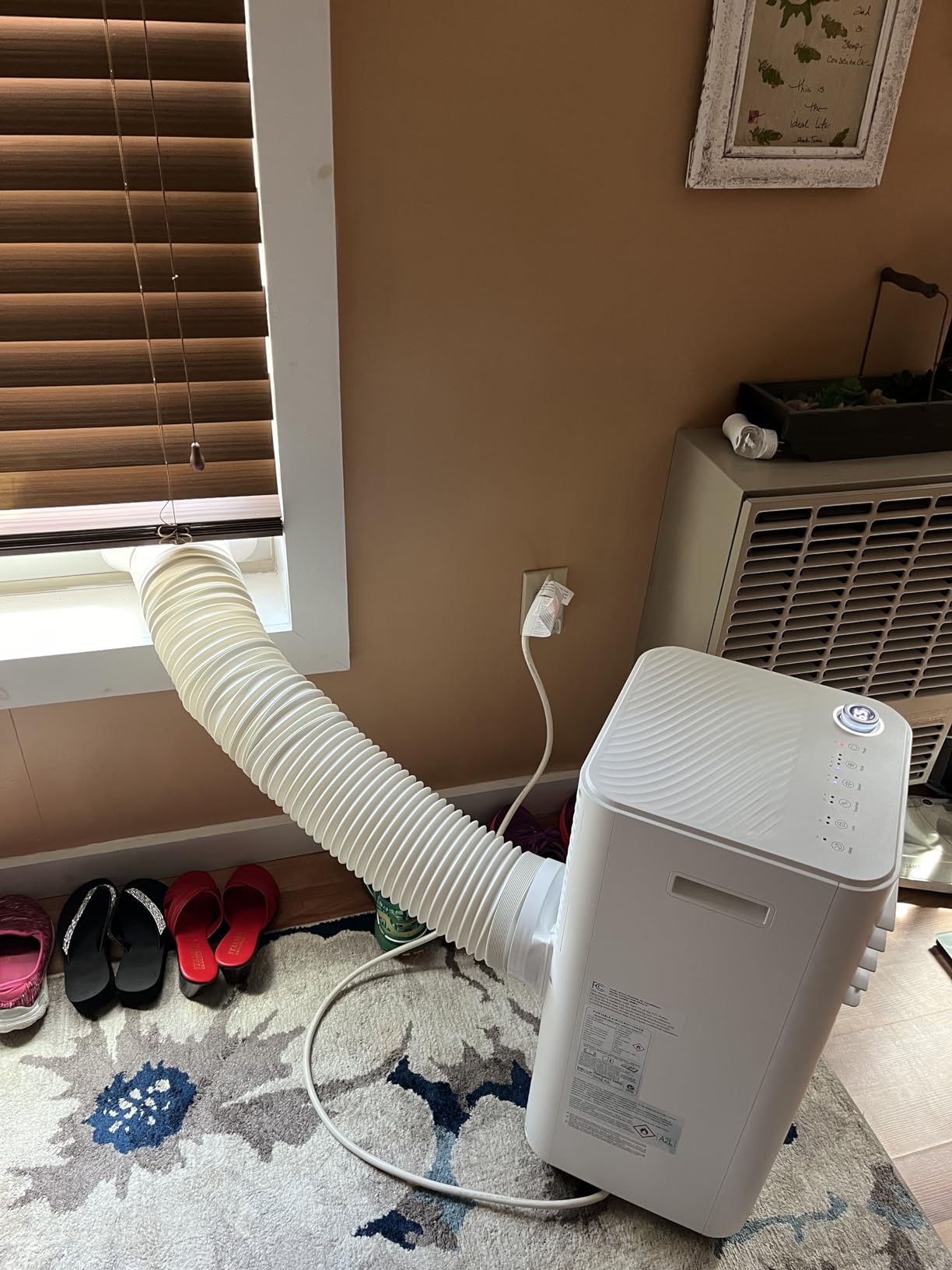 DELLA 10000 BTU Cools Up To 250 Sq.Ft, Portable Air Conditioner with Heat Pump, Smart WiFi Enabled, Work with Alexa, Geo Fencing, Dehumidifier & Fan Portable AC Unit w/Remote Control & Window Kit Customer Review DELLA 10000 BTU Cools Up To 250 Sq.Ft, Portable Air Conditioner with Heat Pump, Smart WiFi Enabled, Work with Alexa, Geo Fencing, Dehumidifier & Fan Portable AC Unit w/Remote Control & Window Kit - Customer Photo 2