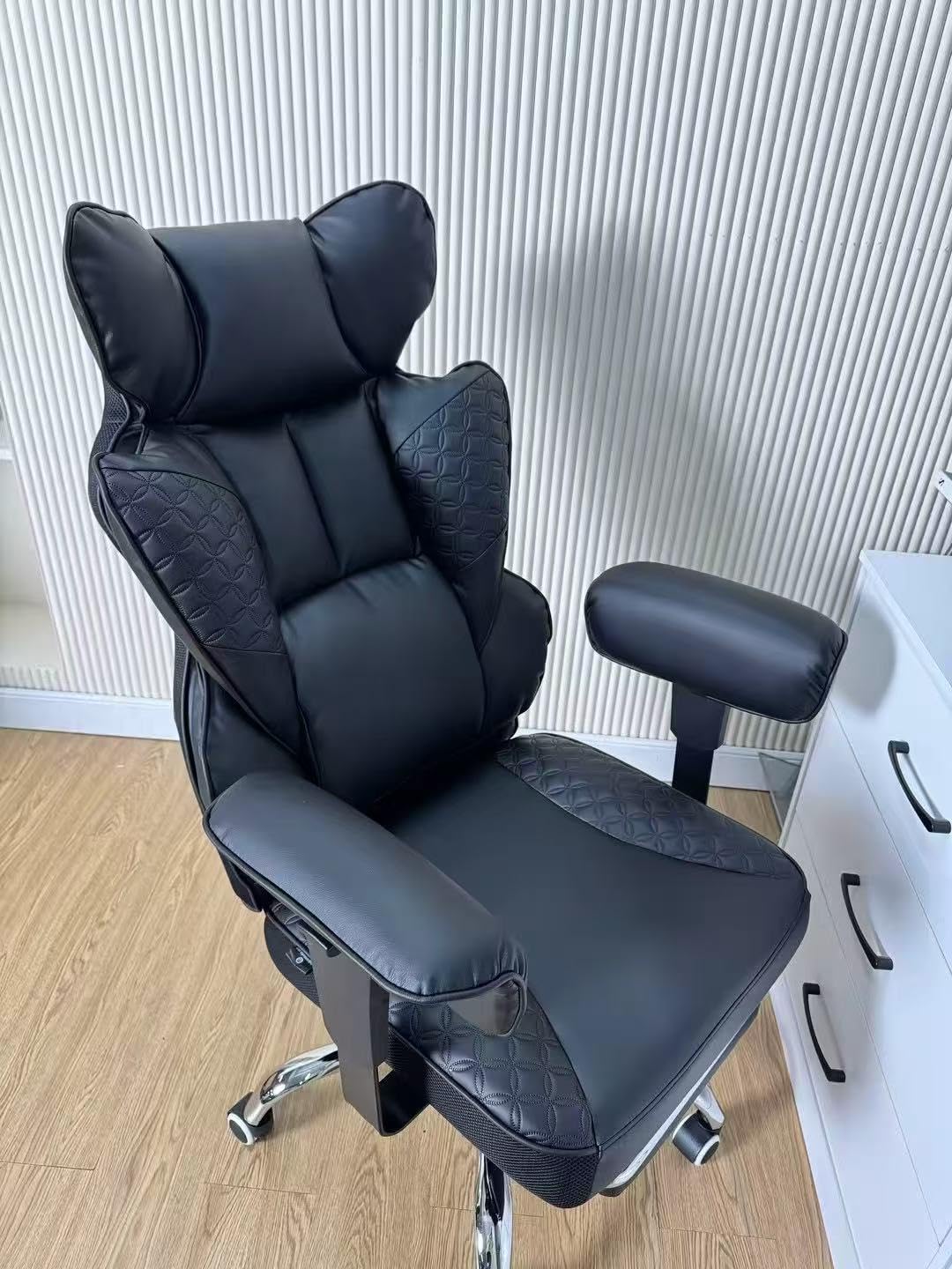 GTRACING Big and Tall Gaming Chair 400lbs Heavy Duty Office Chair with Foot Rest & Ergonomic Pocket Spring Lumbar Support, High Back 3D Saddle Shaped Cushion for Back Pain Relief, Matte-Black Customer Review GTRACING Big and Tall Gaming Chair 400lbs Heavy Duty Office Chair with Foot Rest & Ergonomic Pocket Spring Lumbar Support, High Back 3D Saddle Shaped Cushion for Back Pain Relief, Matte-Black - Customer Photo 2