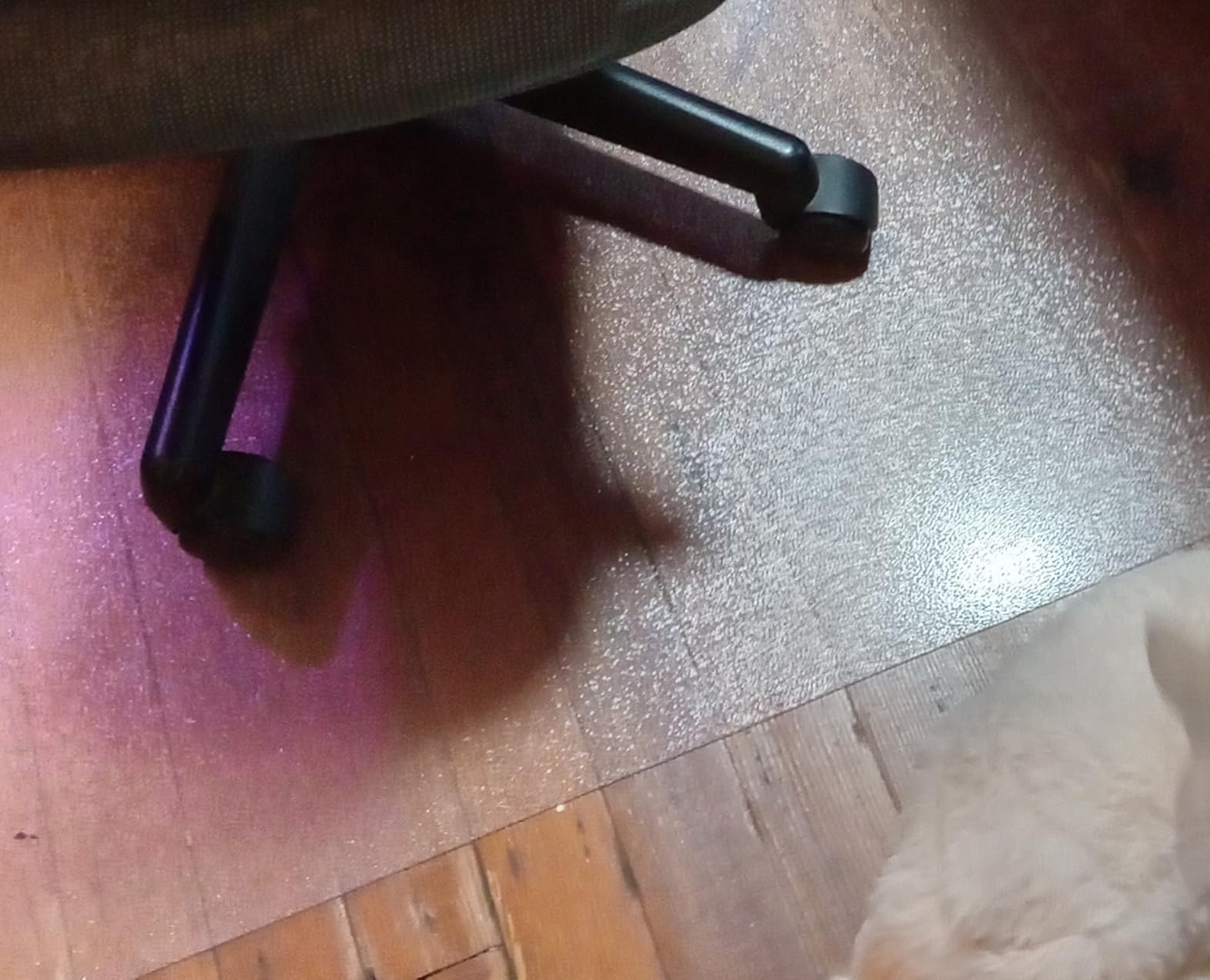GORILLA GRIP Office Chair Mat for Hardwood Floors, 29x47 Smooth Glide Slip Resistant Under Desk Hard Wood Floor Protector, Stay in Place Plastic Computer Mats for Rolling Office Chairs, Clear Customer Review GORILLA GRIP Office Chair Mat for Hardwood Floors, 29x47 Smooth Glide Slip Resistant Under Desk Hard Wood Floor Protector, Stay in Place Plastic Computer Mats for Rolling Office Chairs, Clear - Customer Photo 1