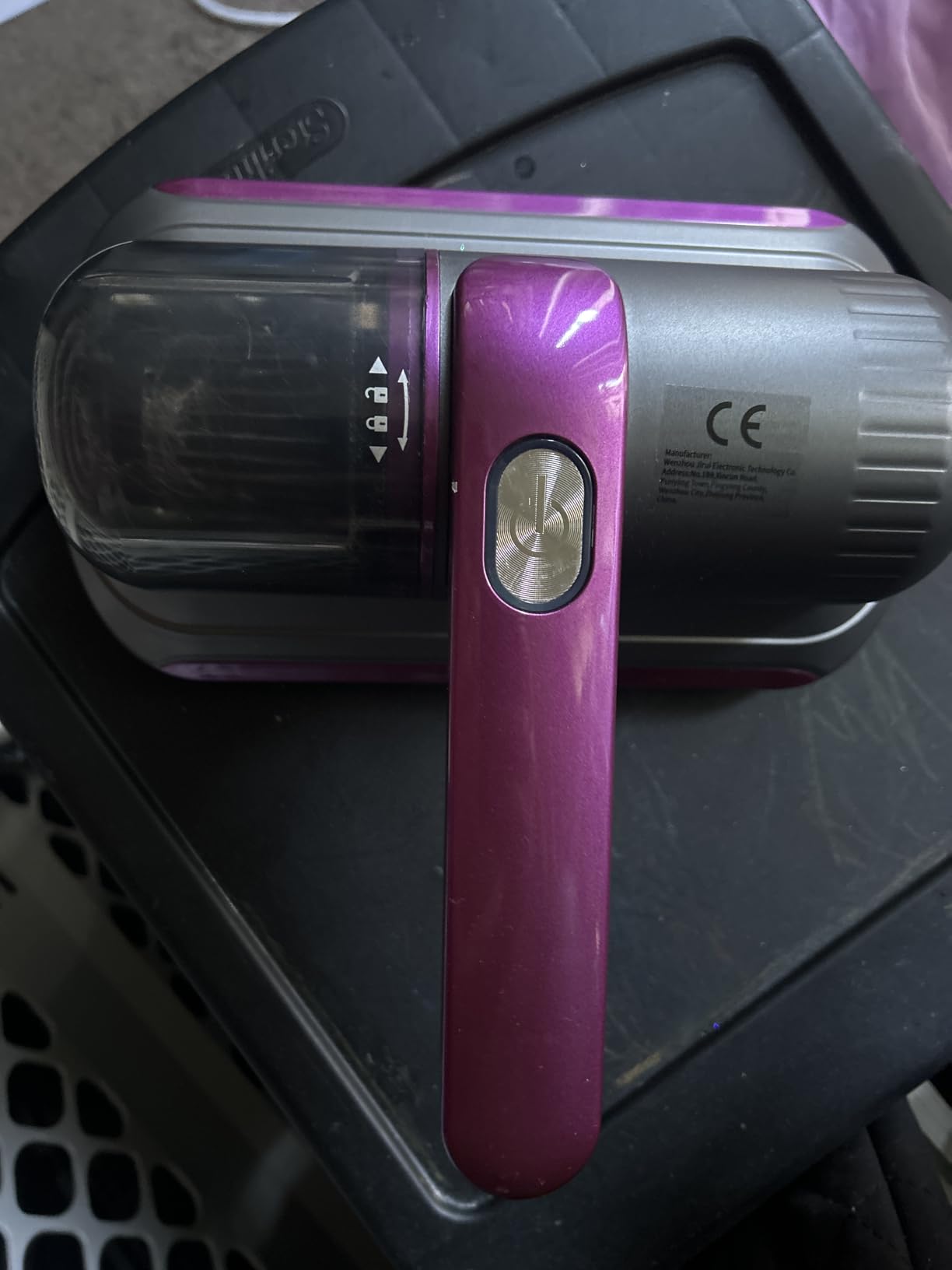 Mattress Vacuum Cleaner, Wireless Handheld Bed Vacuum Cleaner with UV-C Light, HEPA Filter and Ultrasonic Vibration, 12KPa, Suitable for Beds, Sofas, Car Seats, Carpets (Golden) Customer Review Mattress Vacuum Cleaner, Wireless Handheld Bed Vacuum Cleaner with UV-C Light, HEPA Filter and Ultrasonic Vibration, 12KPa, Suitable for Beds, Sofas, Car Seats, Carpets (Golden) - Customer Photo 2