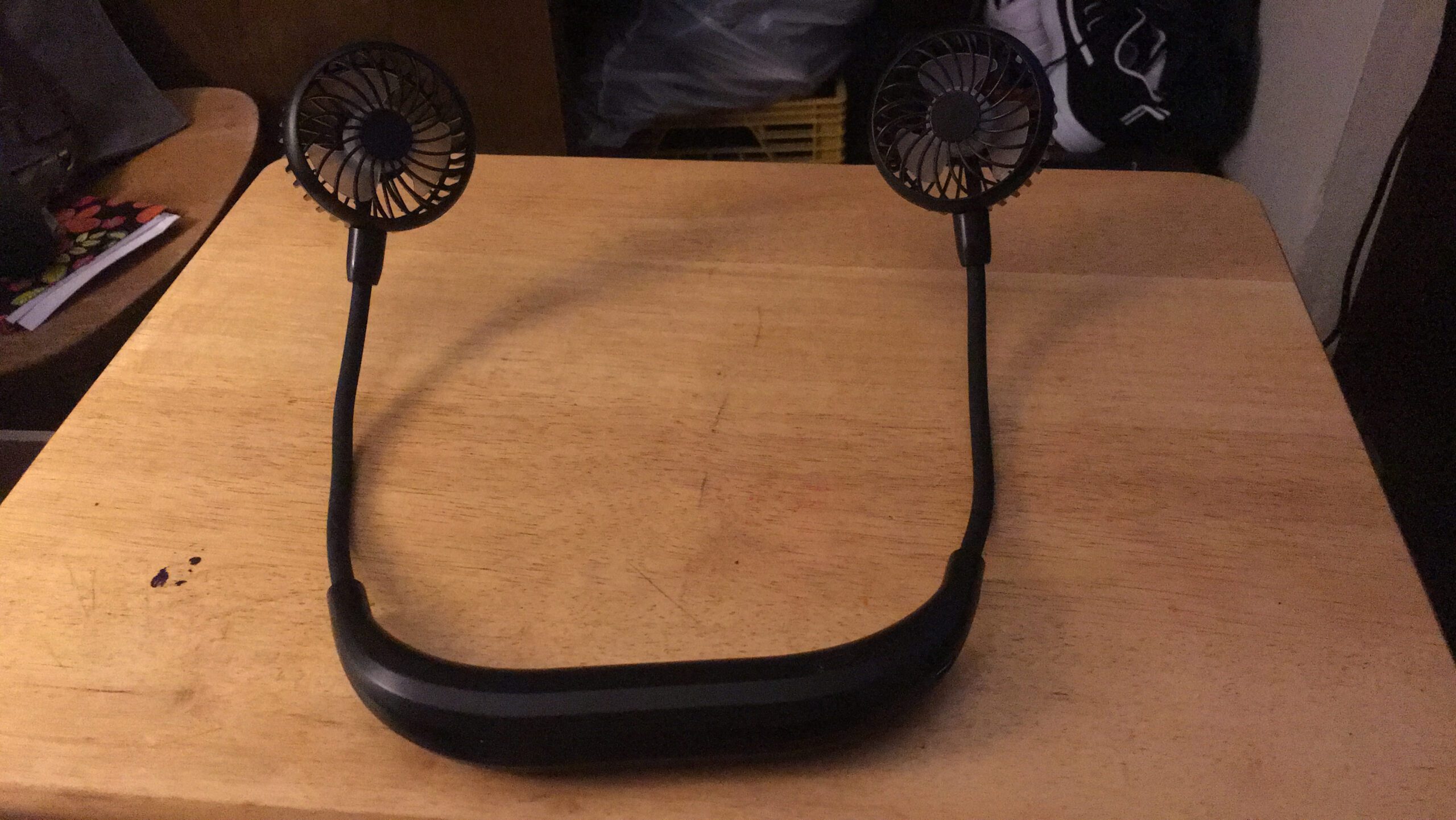 COMLIFE Neck Air Conditioner, 3-Speed Portable Neck Fan with Ice Cooler, 5000mAh Rechargeable Battery Operated Personal Air Conditioner, Hands-Free Bladeless Neck Fan for Sports Travel Outdoor Indoor Customer Review COMLIFE Neck Air Conditioner, 3-Speed Portable Neck Fan with Ice Cooler, 5000mAh Rechargeable Battery Operated Personal Air Conditioner, Hands-Free Bladeless Neck Fan for Sports Travel Outdoor Indoor - Customer Photo 2
