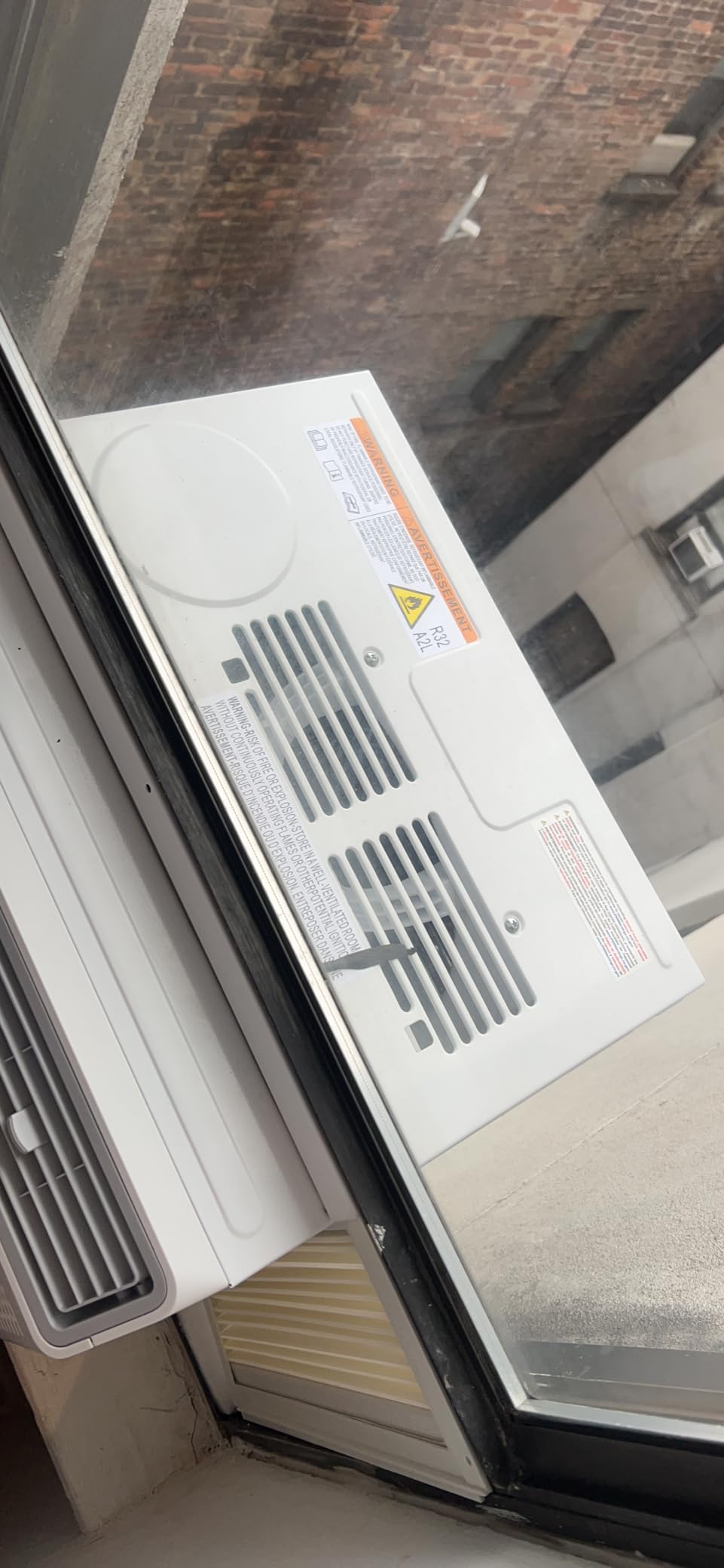 DELLA 5000 BTU Smart Window Air Conditioner Compatible with Alexa, Cools Up to 150 Sq. Ft, Small Room AC Unit with GEO Location, WIFI & Remote Controls, Dehumidifier, Fan Cools, Eco, Easy Install Customer Review DELLA 5000 BTU Smart Window Air Conditioner Compatible with Alexa, Cools Up to 150 Sq. Ft, Small Room AC Unit with GEO Location, WIFI & Remote Controls, Dehumidifier, Fan Cools, Eco, Easy Install - Customer Photo 1