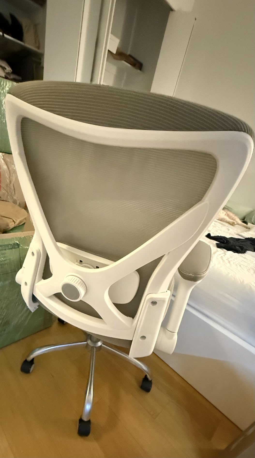 Ergonomic Office Chair-Computer PU Leather X-Shaped Desk Chair-Gaming Chair with Adjustable Flip-up Armrests Lumbar Support Mesh Executive Chair for Long Hours Office (Black) Customer Review Ergonomic Office Chair-Computer PU Leather X-Shaped Desk Chair-Gaming Chair with Adjustable Flip-up Armrests Lumbar Support Mesh Executive Chair for Long Hours Office (Black) - Customer Photo 1
