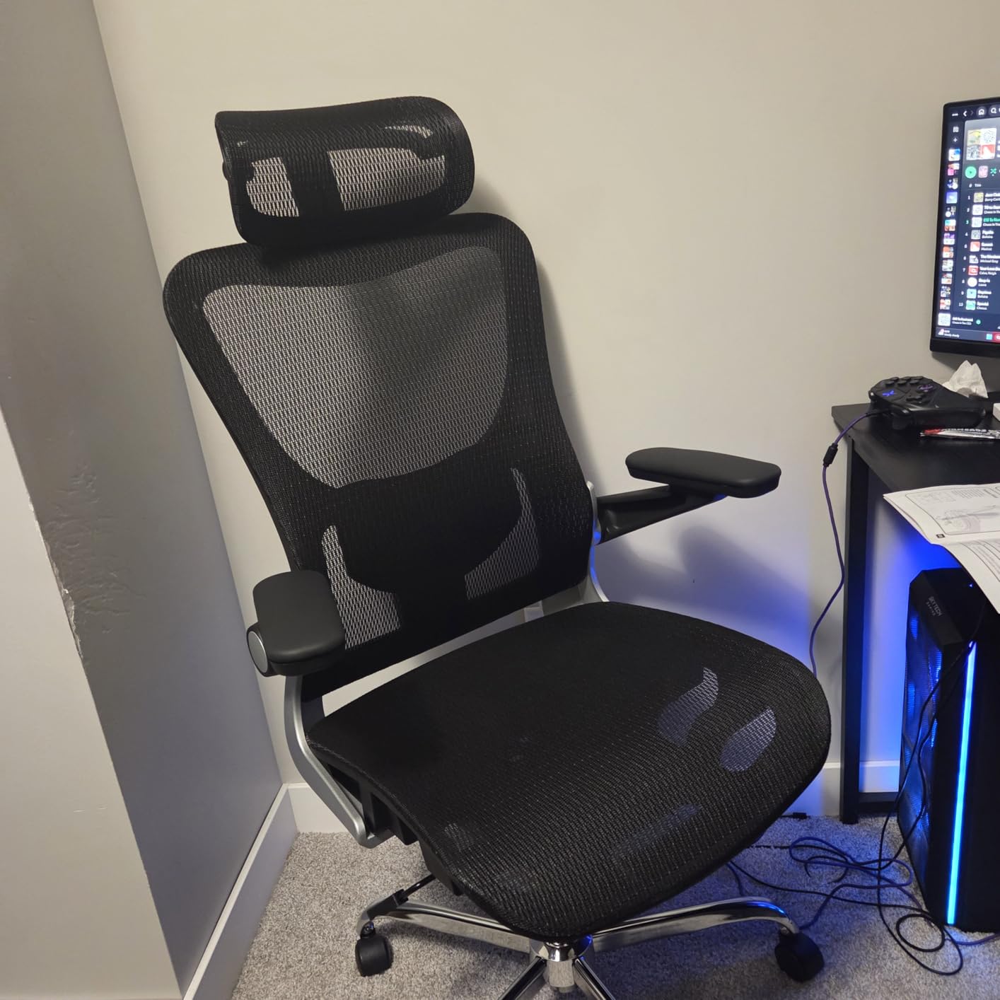 Ergonomic Office Chair,Mesh Seat Cushion with 3D Armrests and 3D Headrest, Adjustable Lumbar Support with Rocking Function, SGS Class 4 Gas Clylinder,Black Customer Review Ergonomic Office Chair,Mesh Seat Cushion with 3D Armrests and 3D Headrest, Adjustable Lumbar Support with Rocking Function, SGS Class 4 Gas Clylinder,Black - Customer Photo 2
