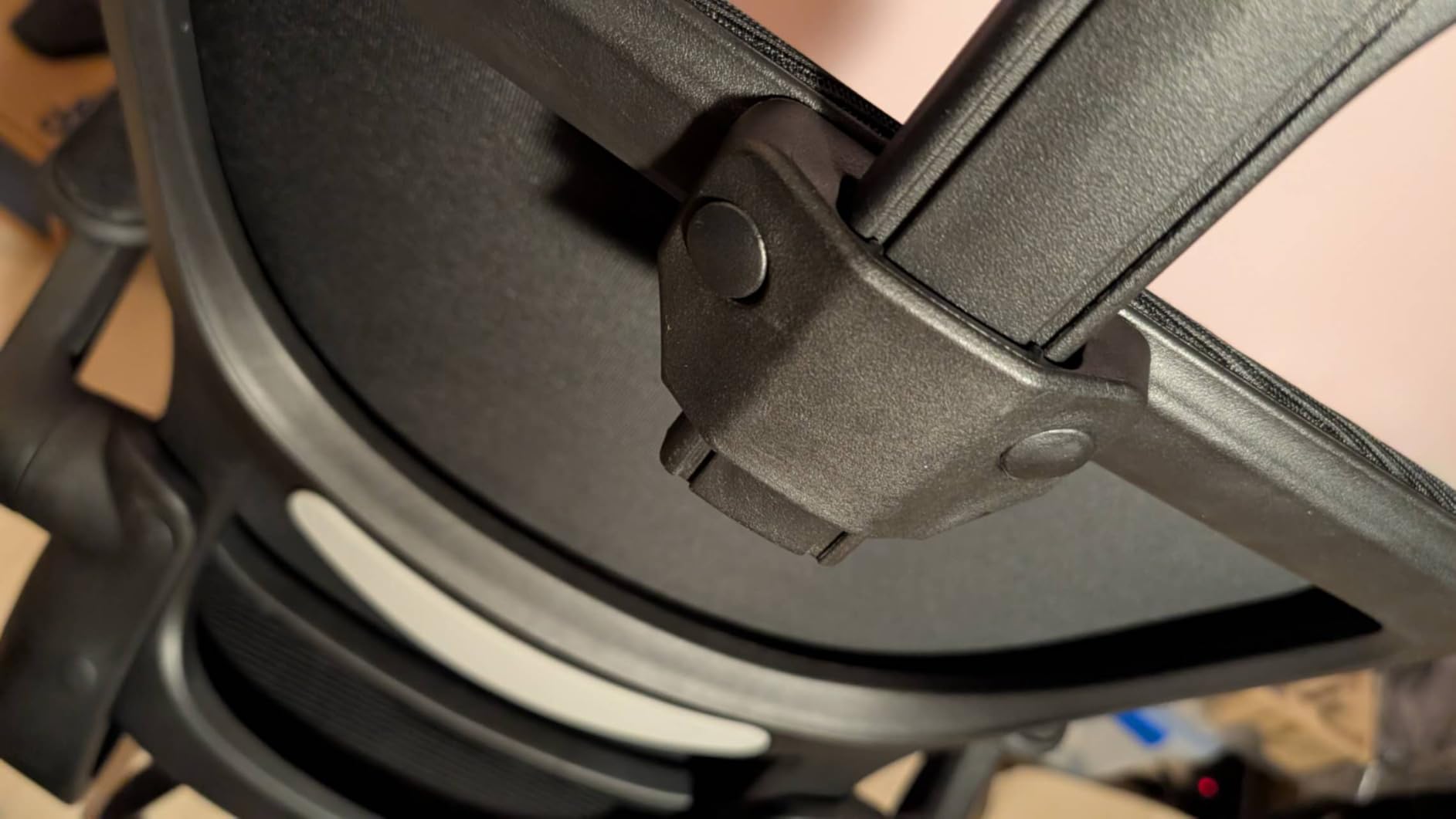 High Back Ergonomic Office Chair, Breathable Mesh Desk Chair with Lumbar Support, Adjustable Headrest, Flip-up Armrests, Computer Gaming Chair Customer Review High Back Ergonomic Office Chair, Breathable Mesh Desk Chair with Lumbar Support, Adjustable Headrest, Flip-up Armrests, Computer Gaming Chair - Customer Photo 2