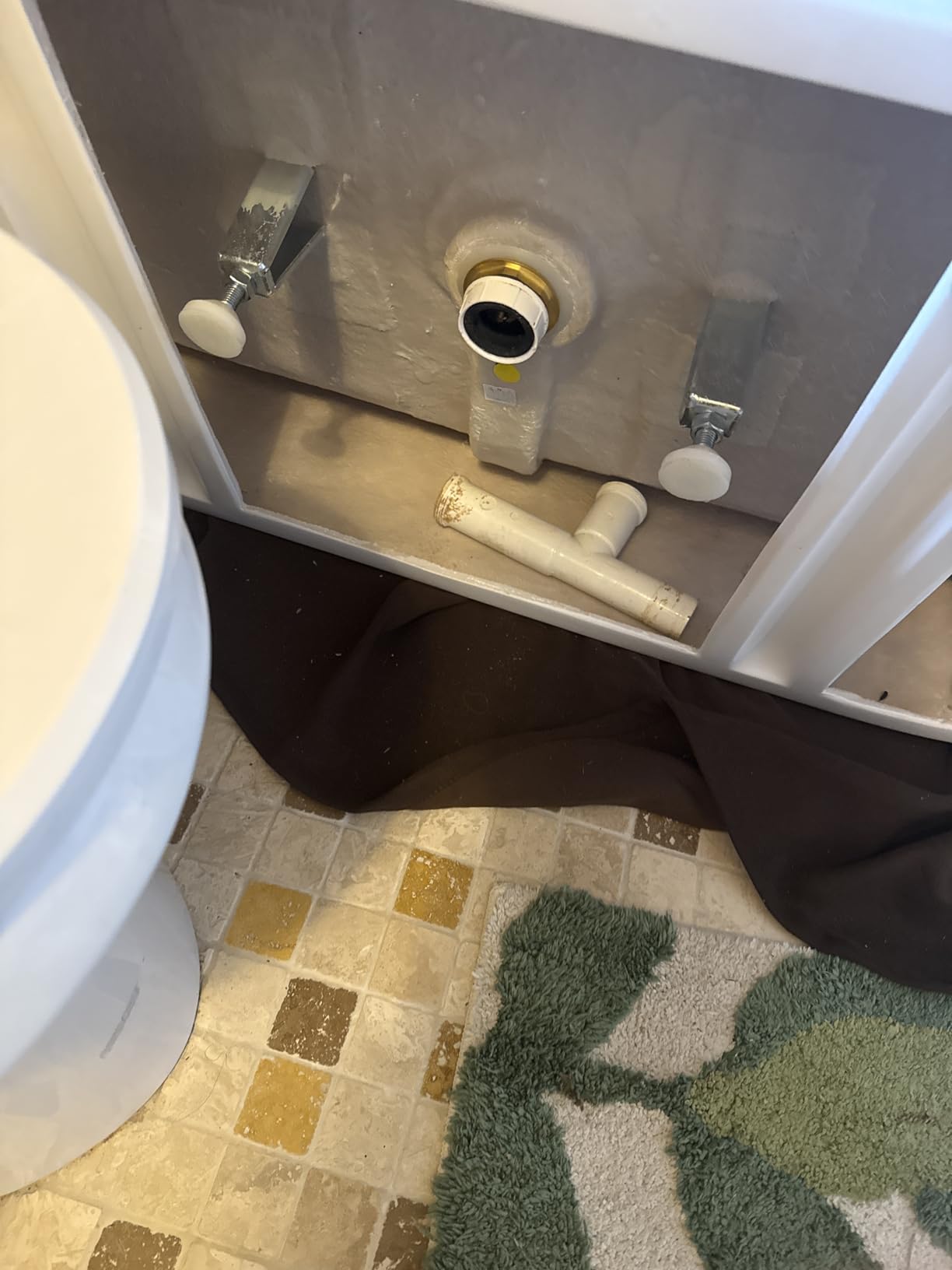 Flexible Freestanding Tub Drain Kit, Low Profile Flat P Trap for 1 1/2 Flexible Freestanding Tub Drain Kit, Low Profile Flat P Trap for 1 1/2