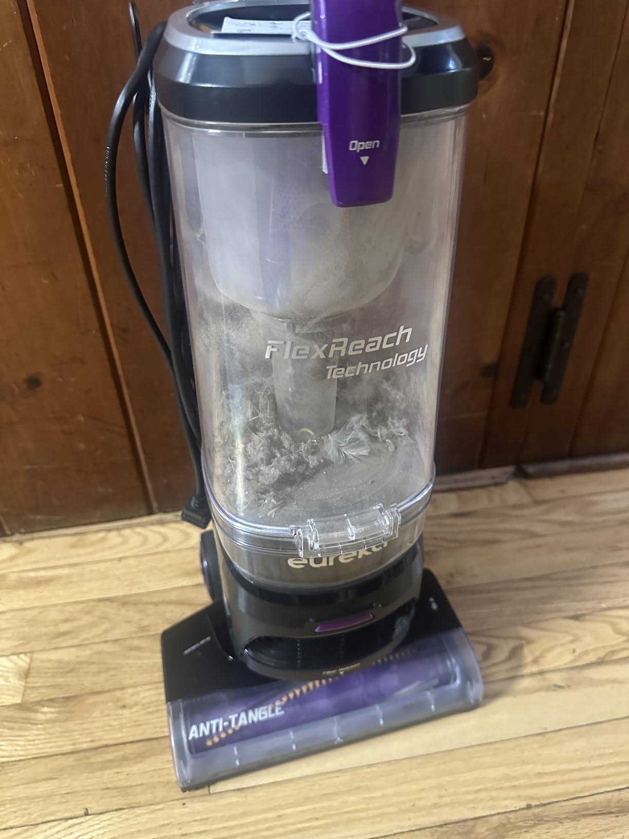 Eureka FlexReach Powerful Upright Vacuum Cleaner for Carpet and Hard Floor, Lift-Up Vacuum with Large Dust Cup, Anti-Tangle, NEU651PL, Purple Customer Review Eureka FlexReach Powerful Upright Vacuum Cleaner for Carpet and Hard Floor, Lift-Up Vacuum with Large Dust Cup, Anti-Tangle, NEU651PL, Purple - Customer Photo 2
