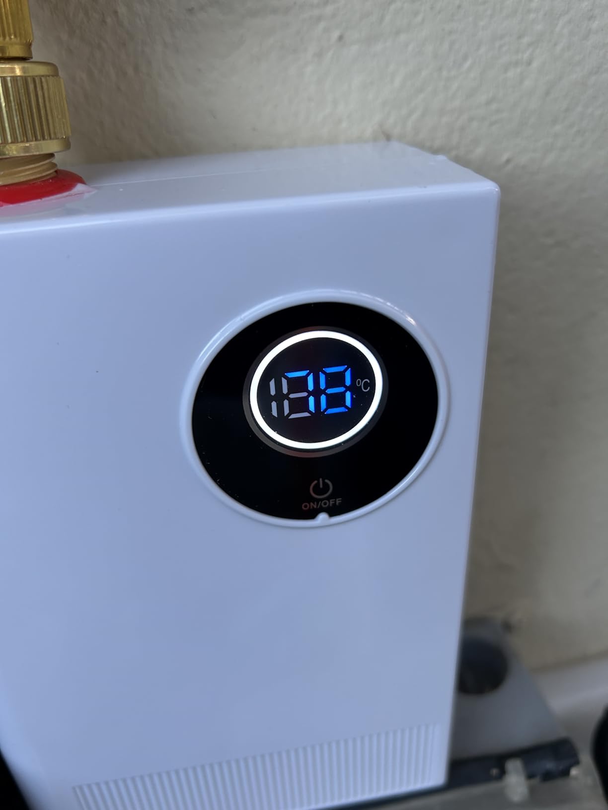 110V Tankless Water Heater Electric, 3000W Compact Water Heater Under Sink, Conveniently Convertible Between Fahrenheit and Celsius Customer Review 110V Tankless Water Heater Electric, 3000W Compact Water Heater Under Sink, Conveniently Convertible Between Fahrenheit and Celsius - Customer Photo 2