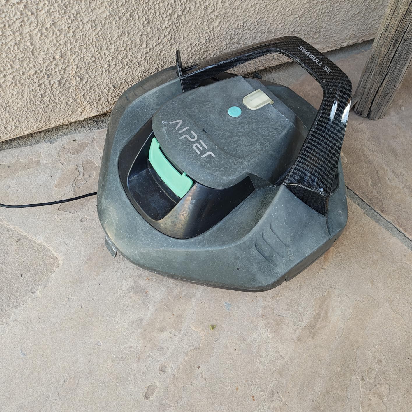 AIPER Cordless Robotic Pool Cleaner, Pool Vacuum Lasts 90 Mins, LED Indicator, Self-Parking, Ideal for Above-Ground Flat Pool up to 860 sq.ft Customer Review AIPER Cordless Robotic Pool Cleaner, Pool Vacuum Lasts 90 Mins, LED Indicator, Self-Parking, Ideal for Above-Ground Flat Pool up to 860 sq.ft - Customer Photo 1