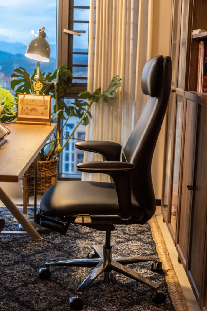 TOMU Executive Office Chair with Foot Rest, Top Grain Genuine Leather Office Chair, Ergonomic High Back Design. Real Leather, Wheels, Alumium Base. Padded Armrest, Luxury and Comfy (Beige) Customer Review TOMU Executive Office Chair with Foot Rest, Top Grain Genuine Leather Office Chair, Ergonomic High Back Design. Real Leather, Wheels, Alumium Base. Padded Armrest, Luxury and Comfy (Beige) - Customer Photo 1