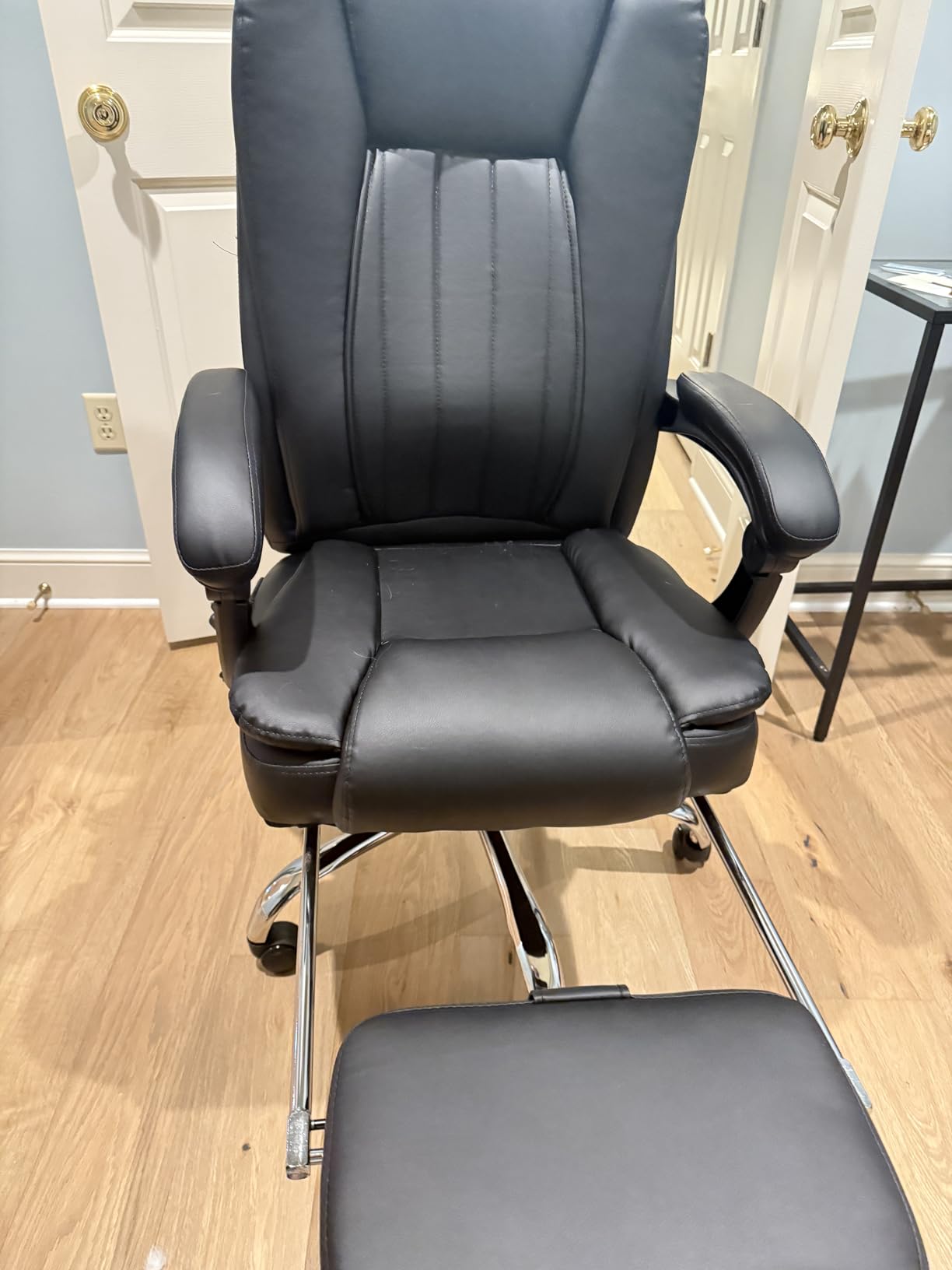 Massage Office Chair with Foot Rest,6 Points Vibration and Heat Ergonomic Executive Desk Chair for Heavy People,500lbs Big and Tall Office Chairs with Reclining High Back for Home Office Customer Review Massage Office Chair with Foot Rest,6 Points Vibration and Heat Ergonomic Executive Desk Chair for Heavy People,500lbs Big and Tall Office Chairs with Reclining High Back for Home Office - Customer Photo 1