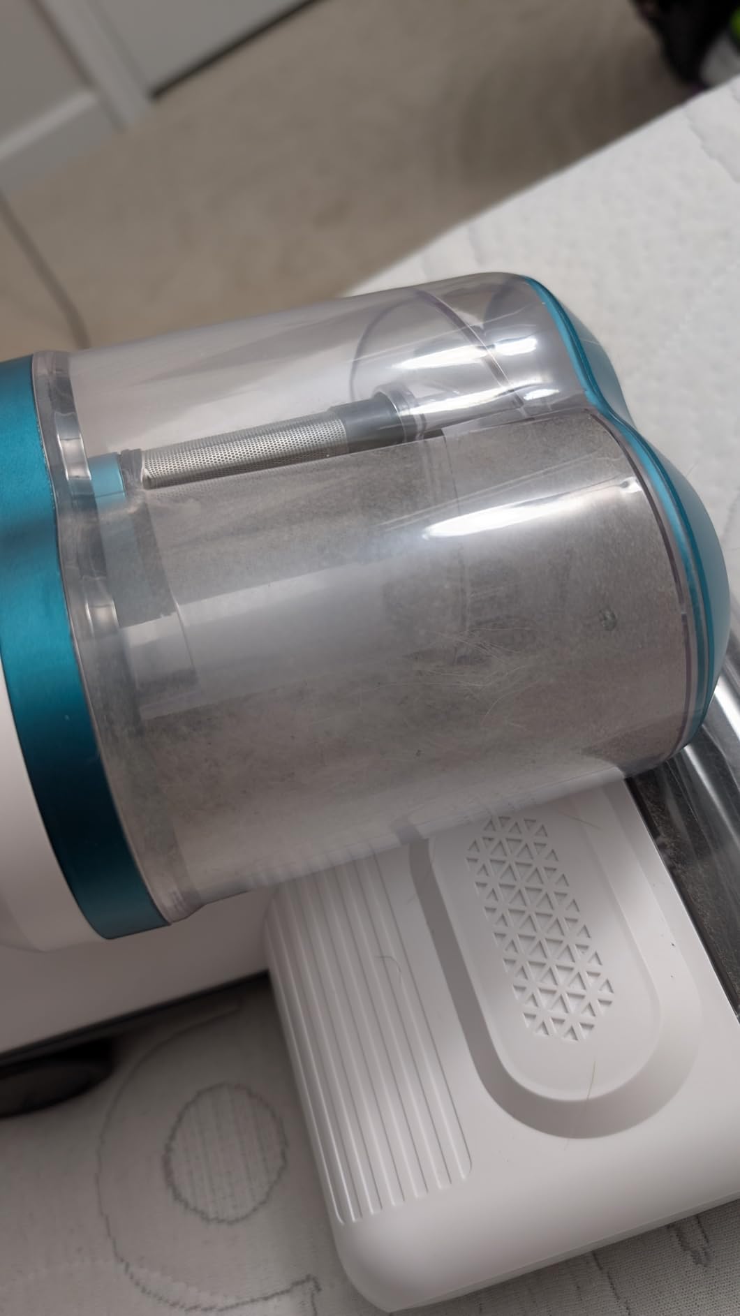 Mattress Vacuum Cleaner, 16Kpa Bed Vacuum Cleaner with 253.7nm UV-C Light, 30000 RPM/Min Dual Brushroll Rotation & Ultrasonic Tech, 10'' Dual Widened Suction Port, 500W Corded Customer Review Mattress Vacuum Cleaner, 16Kpa Bed Vacuum Cleaner with 253.7nm UV-C Light, 30000 RPM/Min Dual Brushroll Rotation & Ultrasonic Tech, 10'' Dual Widened Suction Port, 500W Corded - Customer Photo 2