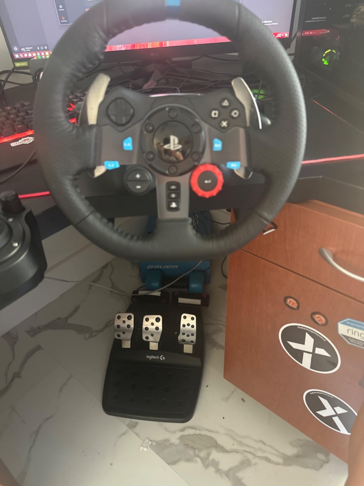 Logitech G29 Driving Force Racing Wheel and Floor Pedals, Real Force Feedback, Stainless Steel Paddle Shifters, Leather Steering Wheel Cover for PS5, PS4, PC, Mac - Black - Customer Photo 3