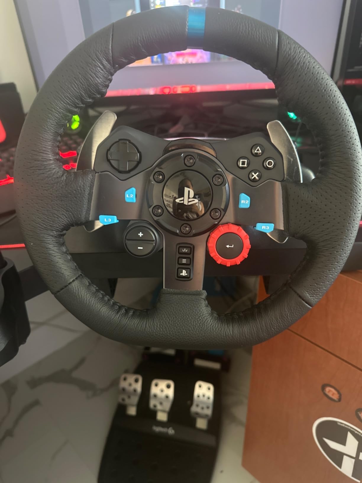 Logitech G29 Driving Force Racing Wheel and Floor Pedals, Real Force Feedback, Stainless Steel Paddle Shifters, Leather Steering Wheel Cover for PS5, PS4, PC, Mac - Black - Customer Photo 4