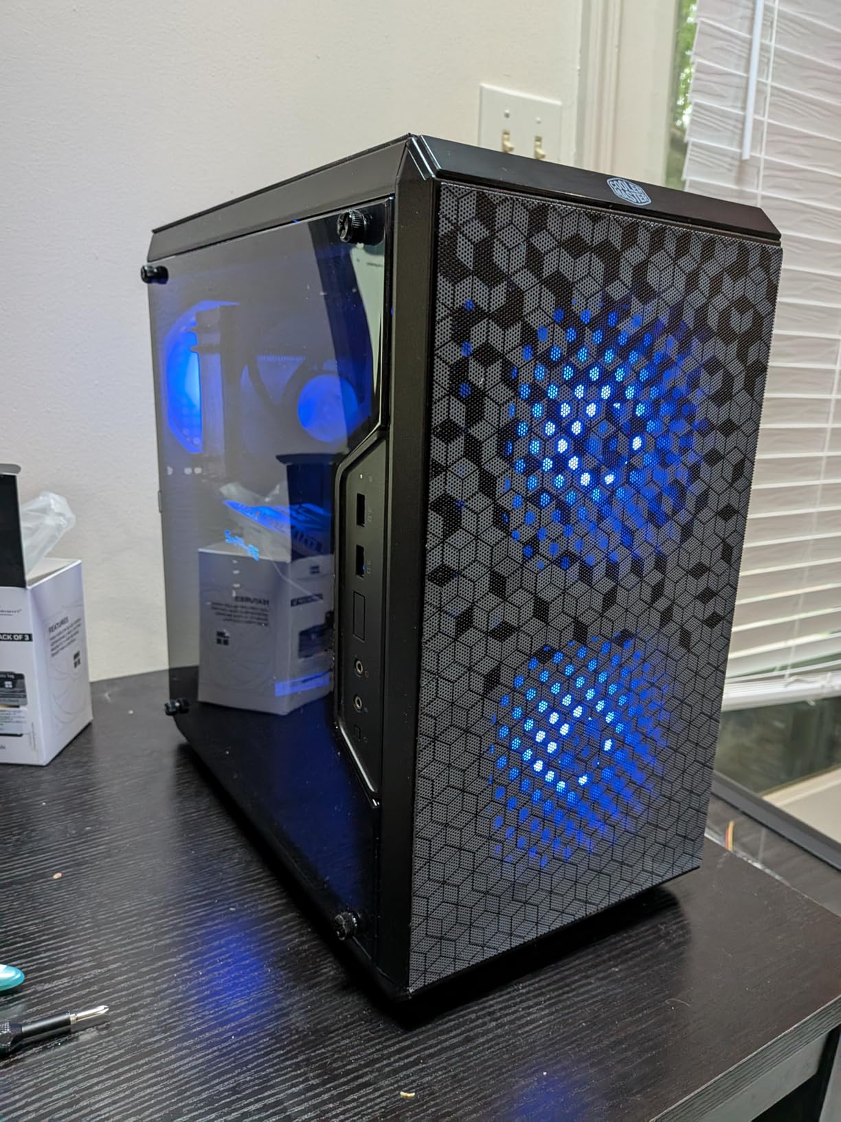 Cooler Master MasterBox Q300L Micro-ATX Tower with Magnetic Design Dust Filter, Transparent Acrylic Side Panel, Adjustable I/O & Fully Ventilated Airflow, Black (MCB-Q300L-KANN-S00) Customer Review Cooler Master MasterBox Q300L Micro-ATX Tower with Magnetic Design Dust Filter, Transparent Acrylic Side Panel, Adjustable I/O & Fully Ventilated Airflow, Black (MCB-Q300L-KANN-S00) - Customer Photo 3