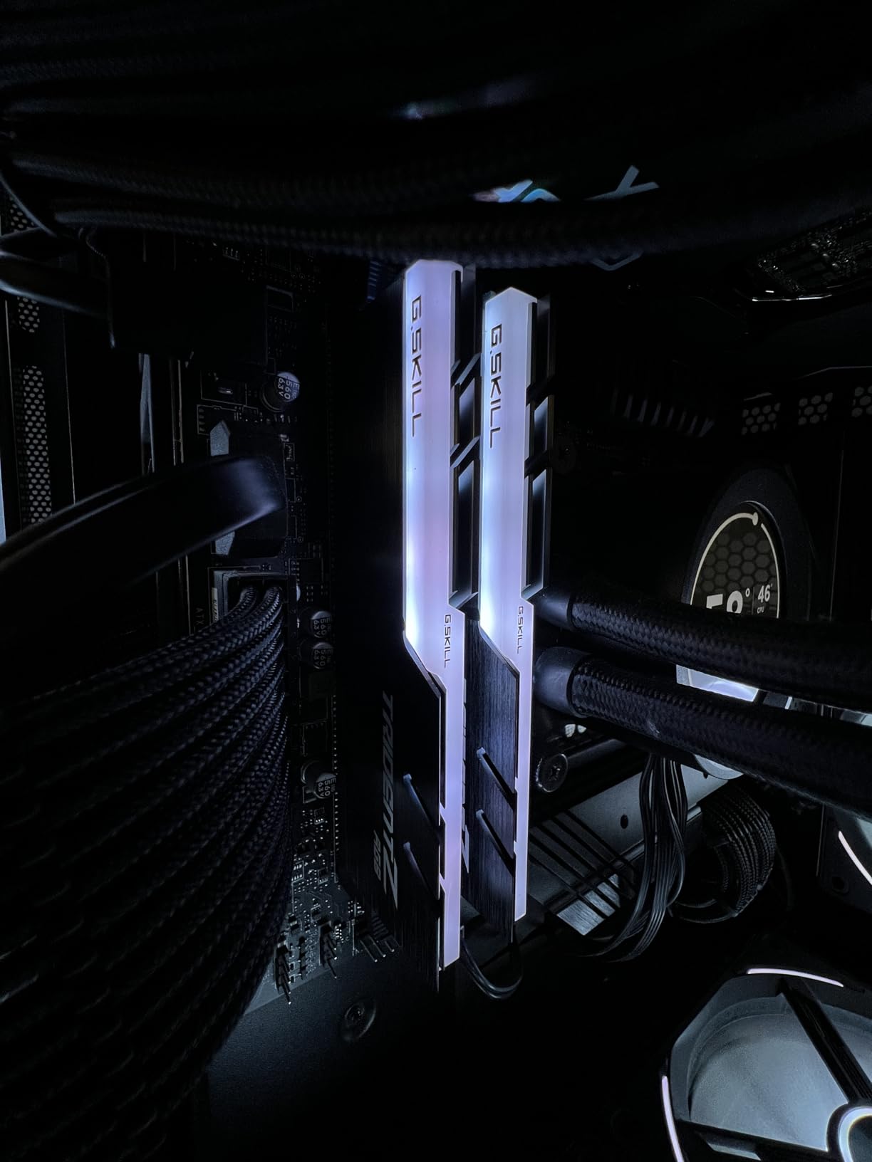 G.SKILL Trident Z RGB Series DDR4 RAM (XMP) 32GB (2x16GB) 3600MT/s CL18-22-22-42 1.35V Intel AMD Desktop Computer Memory U-DIMM (F4-3600C18D-32GTZR) - Customer Photo 1