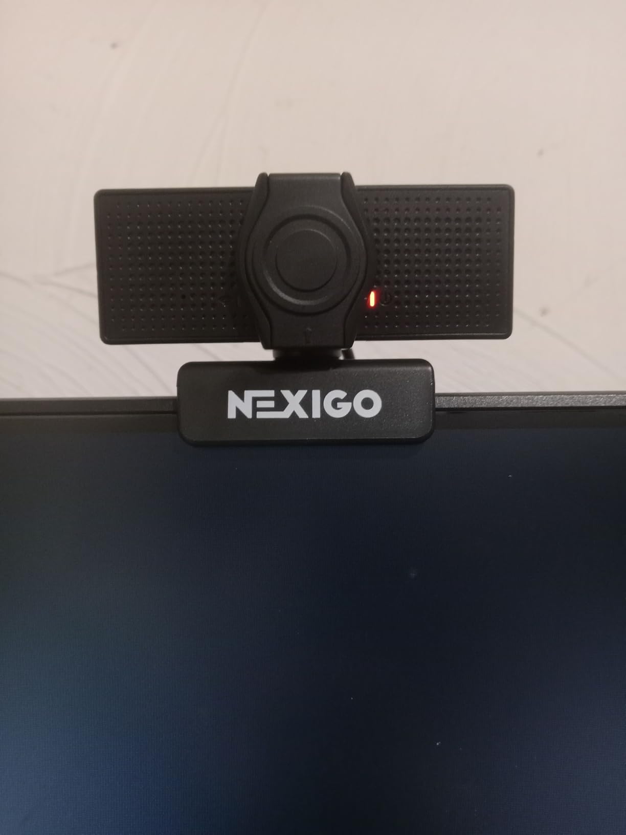 NexiGo N60 1080P Webcam with Microphone, Software Control & Privacy Cover, USB HD Computer Web Camera, Plug and Play, for Zoom/Skype/Teams, Conferencing and Video Calling Customer Review NexiGo N60 1080P Webcam with Microphone, Software Control & Privacy Cover, USB HD Computer Web Camera, Plug and Play, for Zoom/Skype/Teams, Conferencing and Video Calling - Customer Photo 4