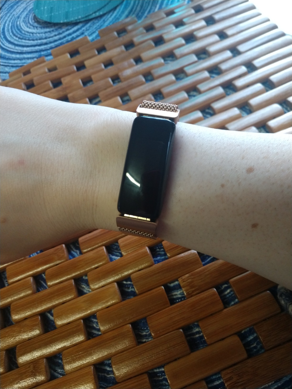 Fitbit Inspire 2 Health & Fitness Tracker with a Free 1-Year Fitbit Premium Trial, 24/7 Heart Rate, Black/Black, One Size (S & L Bands Included) - Customer Photo 1