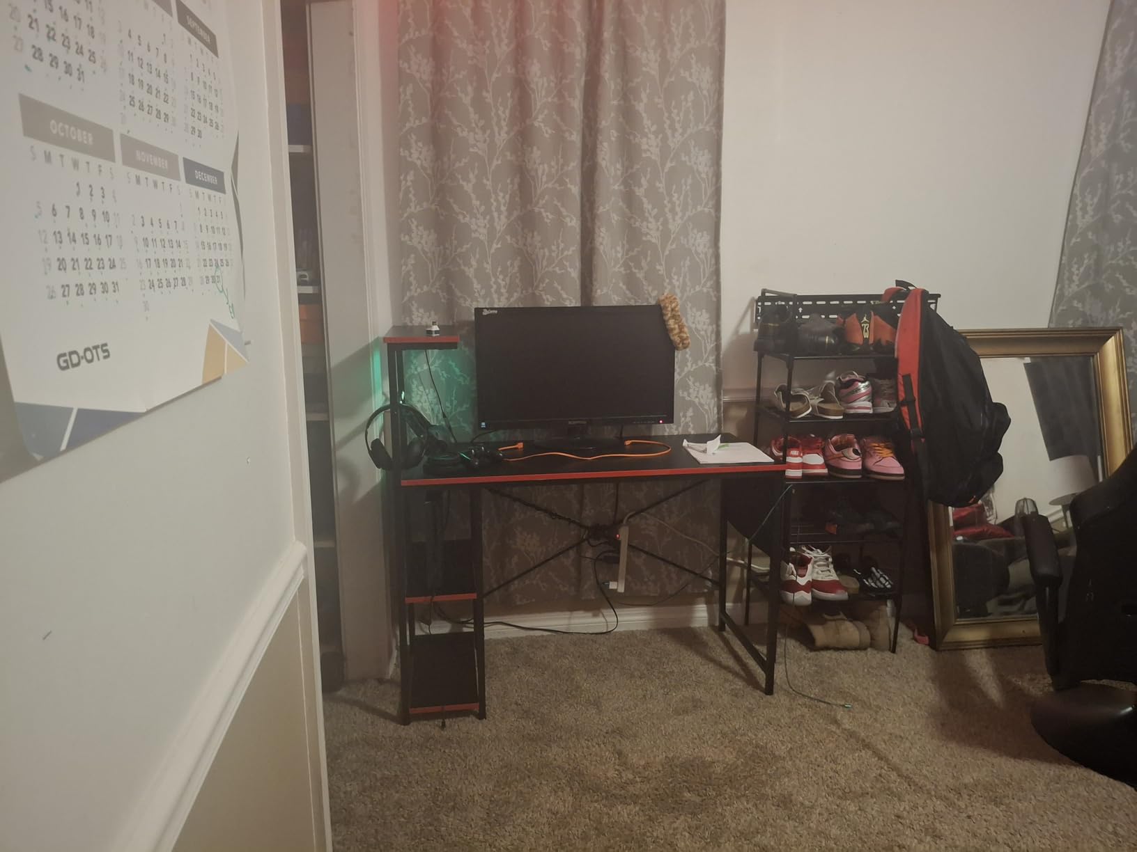 Bestier Gaming Desk with LED Lights, 44 Inch PC Gamer Desk for Small Spaces, Computer Desk with Reversible Storage Shelves & Side Storage Bag (Black 3D Carbon Fiber) - Customer Photo 3